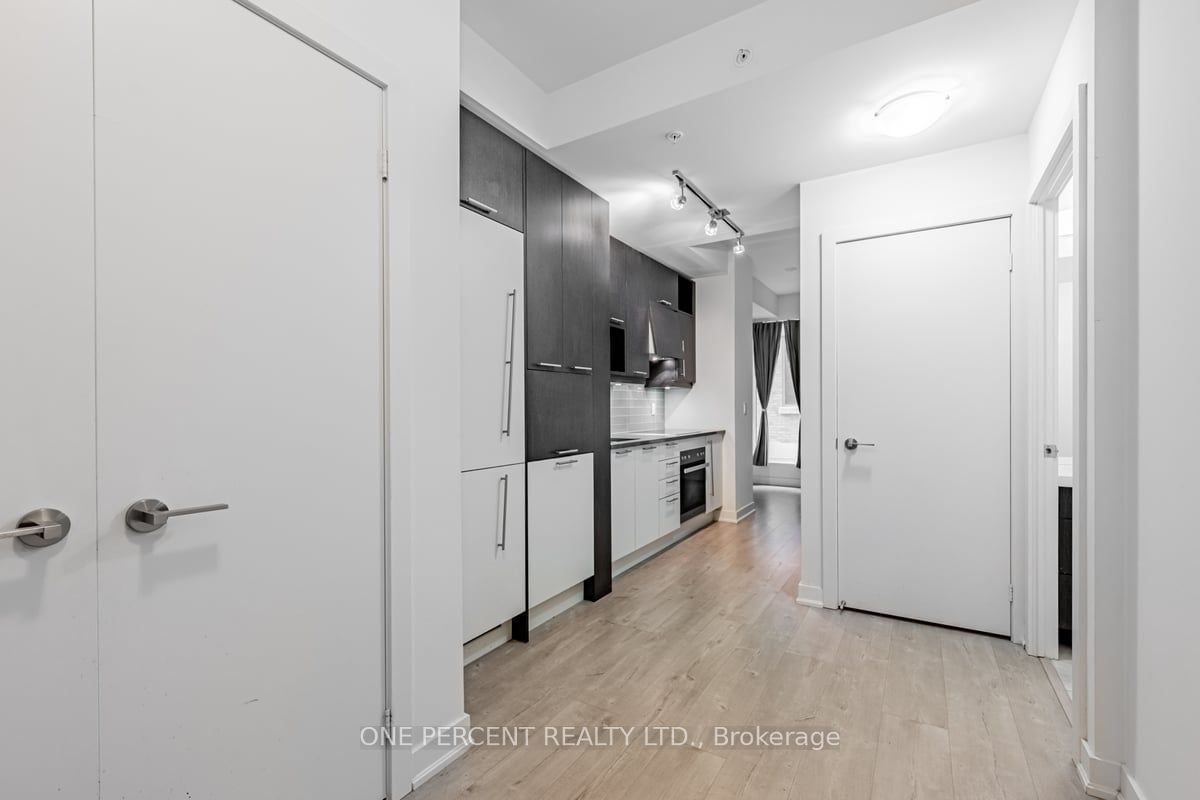 30 Nelson St, unit 426 for sale - image #3