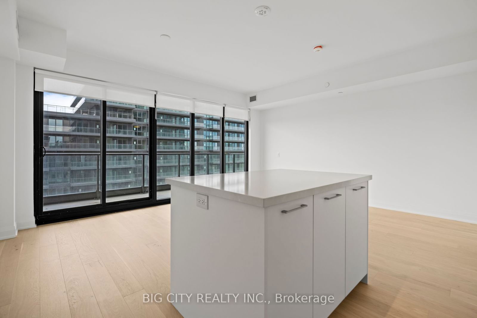 33 Frederick Todd Way, unit 1107 for rent - image #7