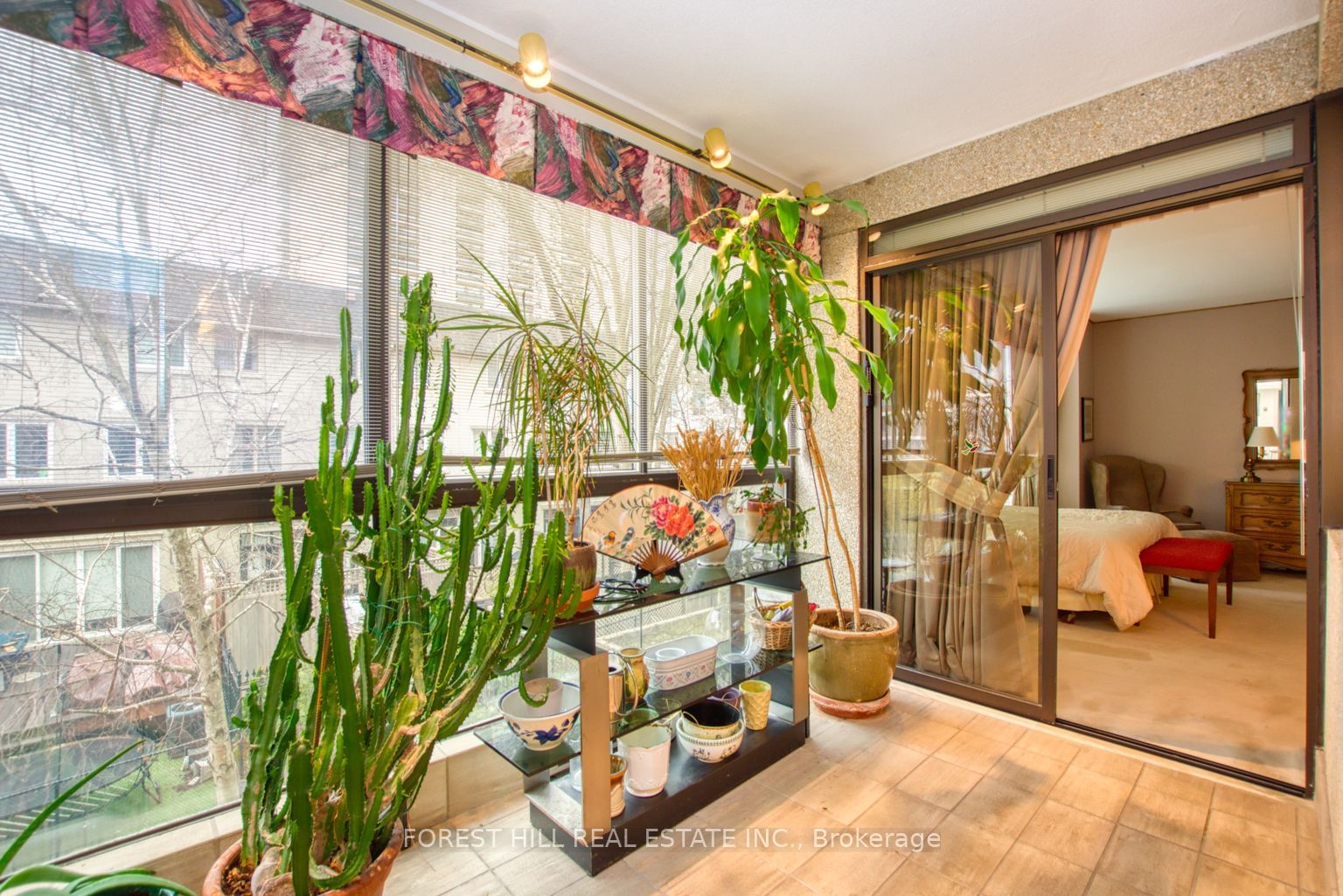 342 Spadina Rd, unit 201 for sale