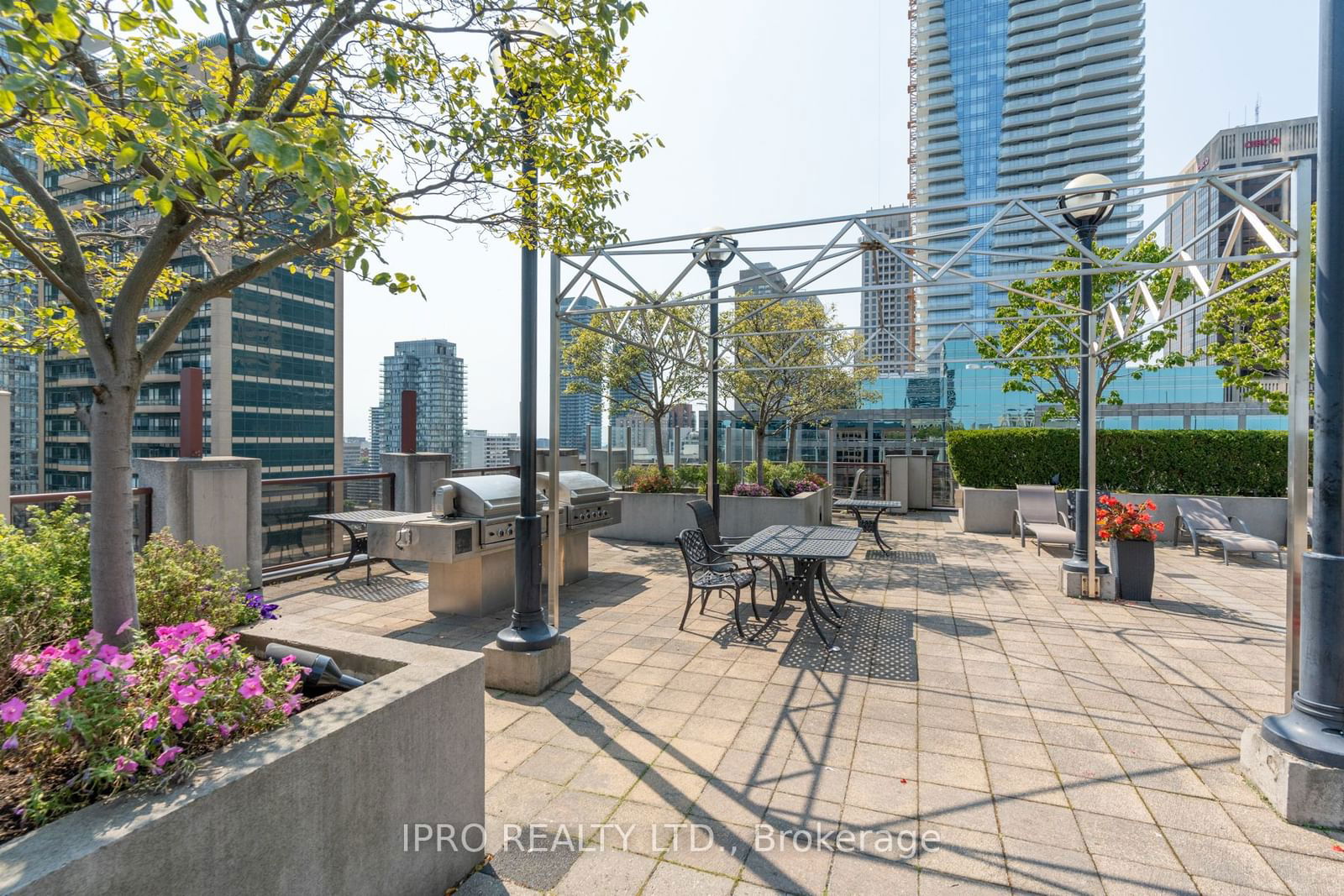 85 Bloor St E, unit 604 for sale - image #32