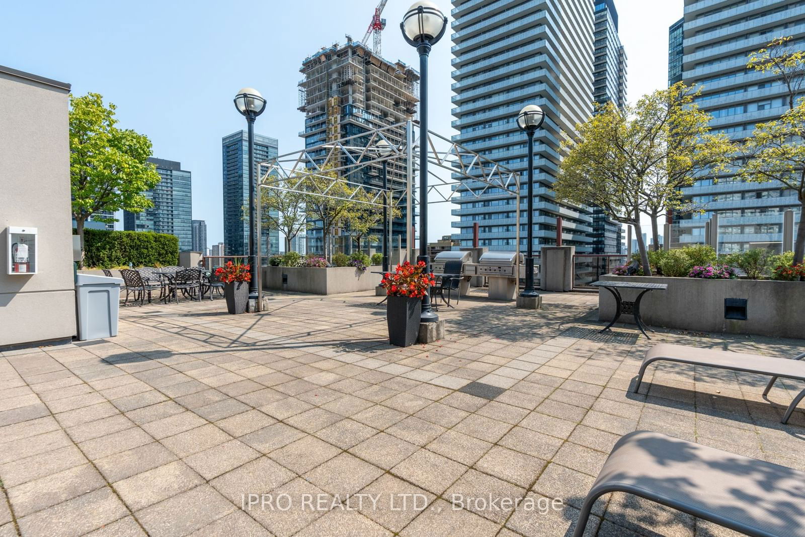 85 Bloor St E, unit 604 for sale - image #35