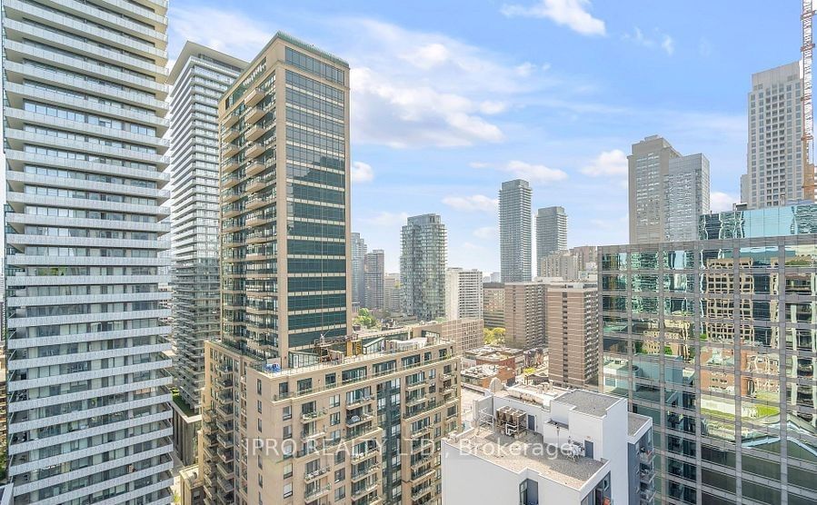 85 Bloor St E, unit 604 for sale