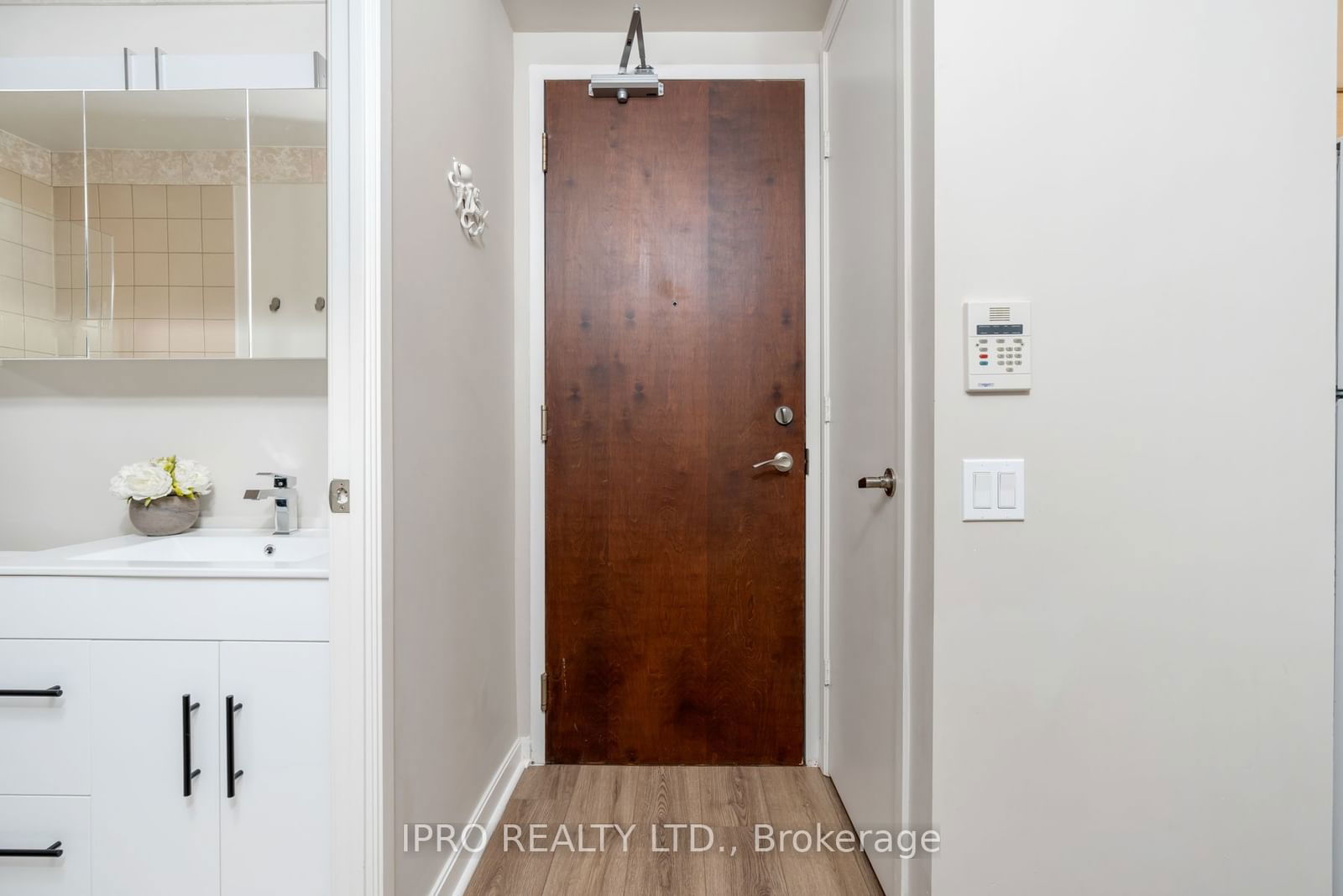 85 Bloor St E, unit 604 for sale - image #6