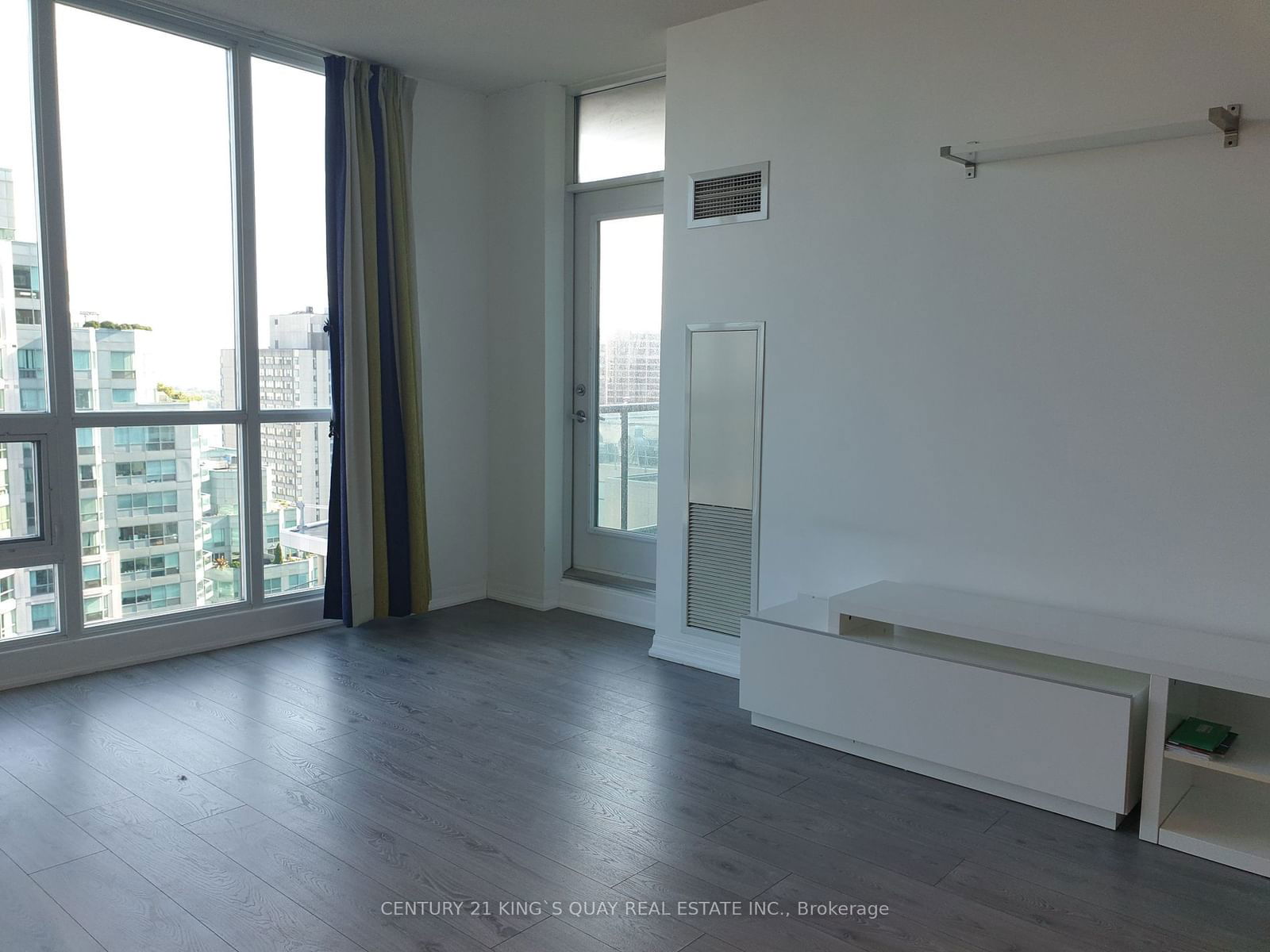 16 Yonge St, unit 3310 for sale - image #13