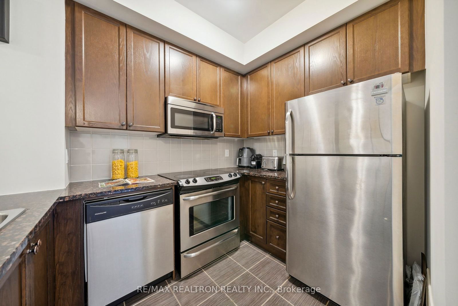 31 Coneflower Cres, unit 41 for sale - image #12