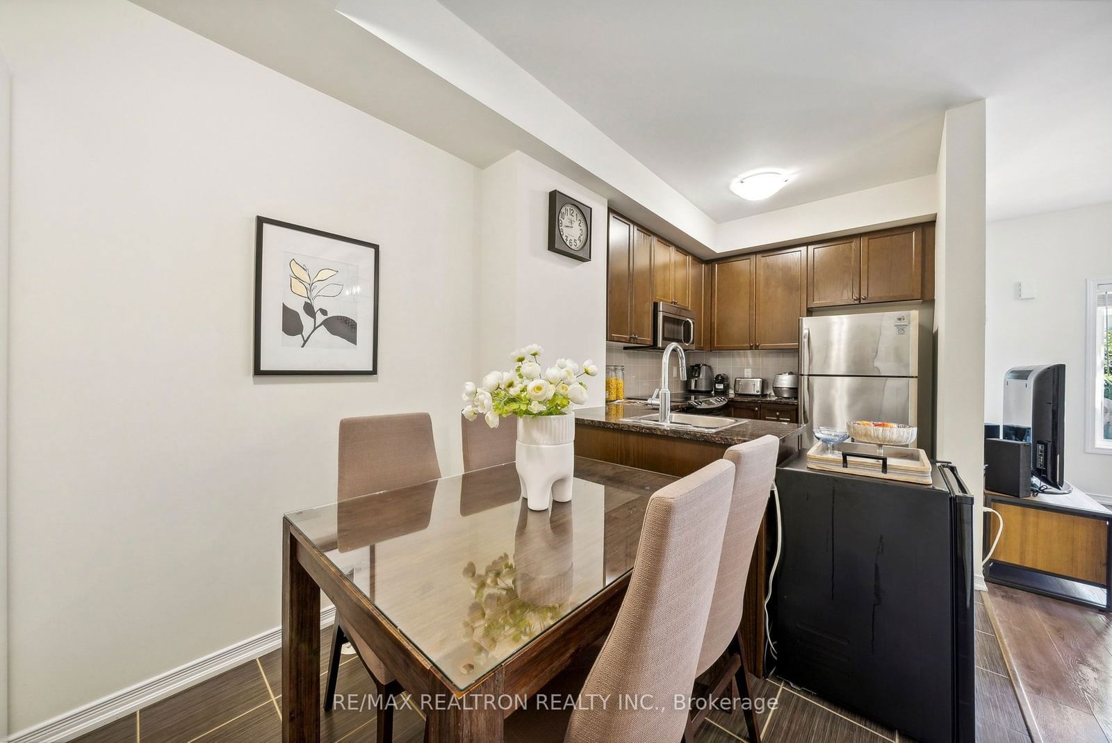 31 Coneflower Cres, unit 41 for sale - image #13