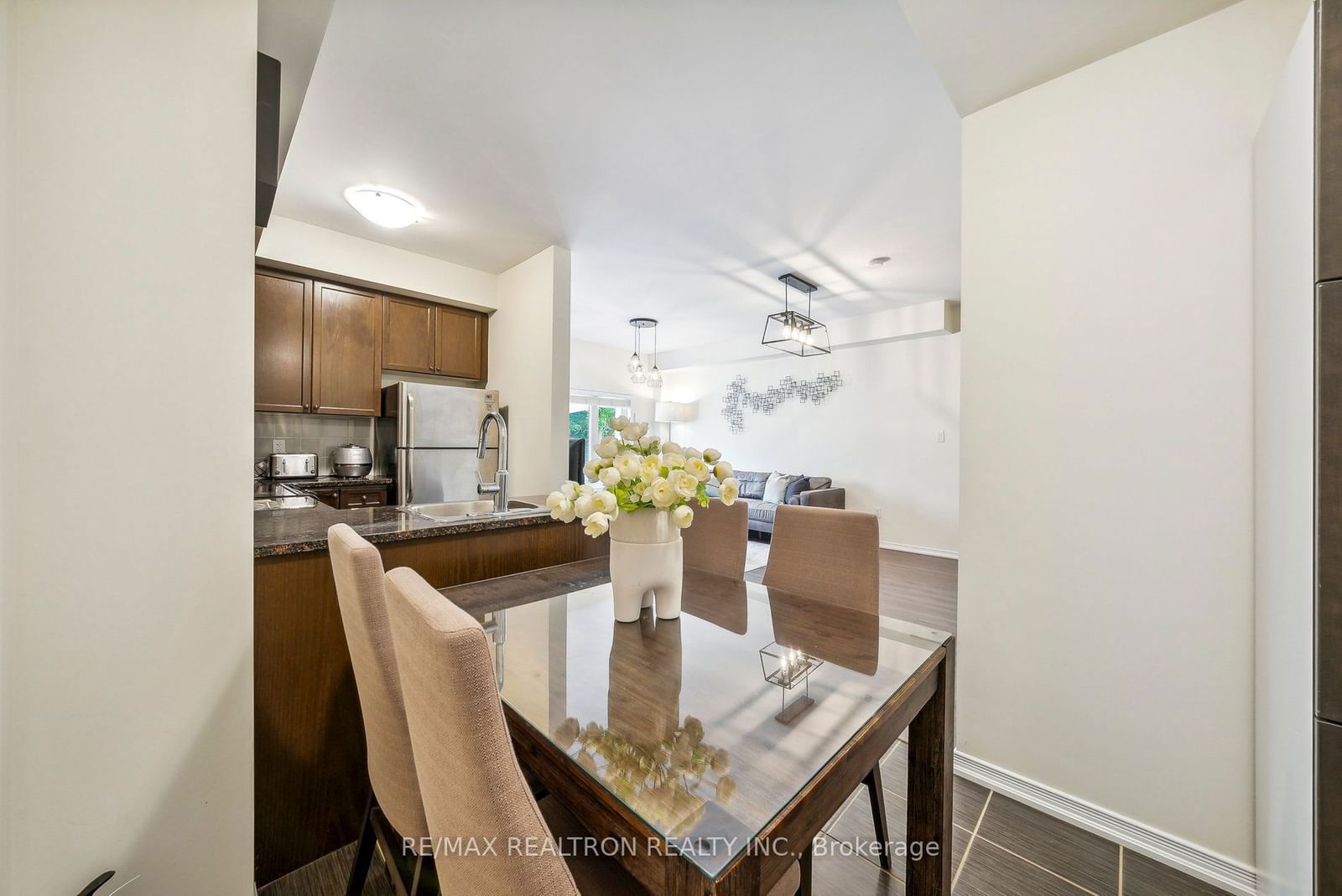 31 Coneflower Cres, unit 41 for sale - image #14