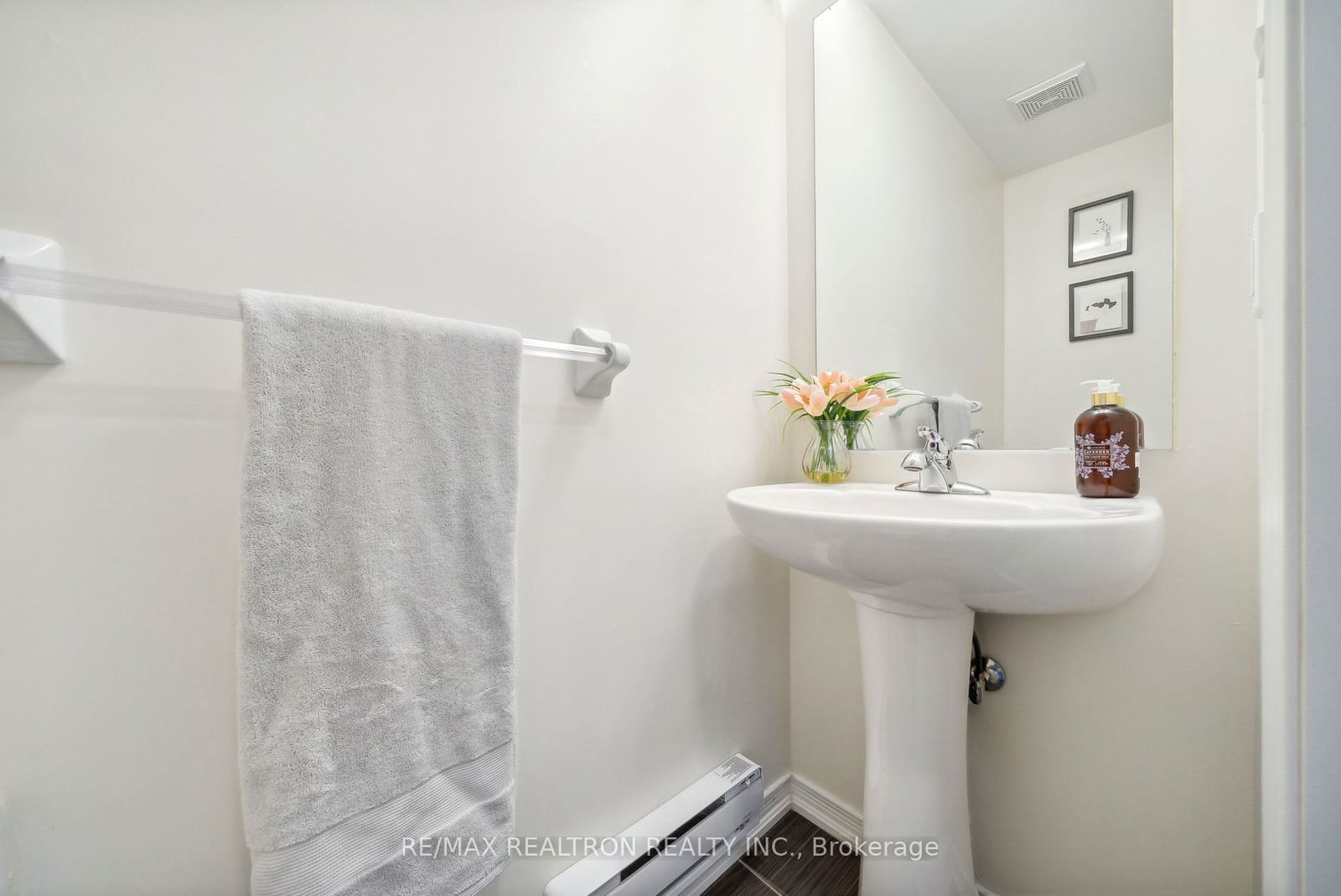 31 Coneflower Cres, unit 41 for sale - image #15