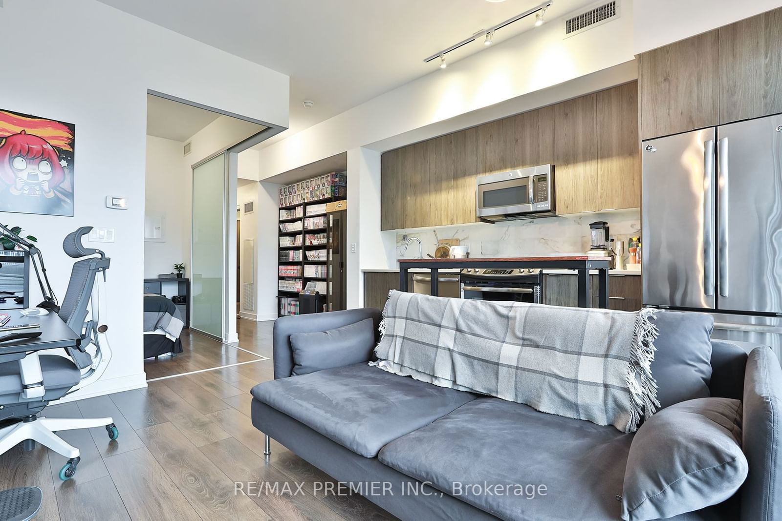 50 Bruyeres Mews, unit 710 for sale - image #6