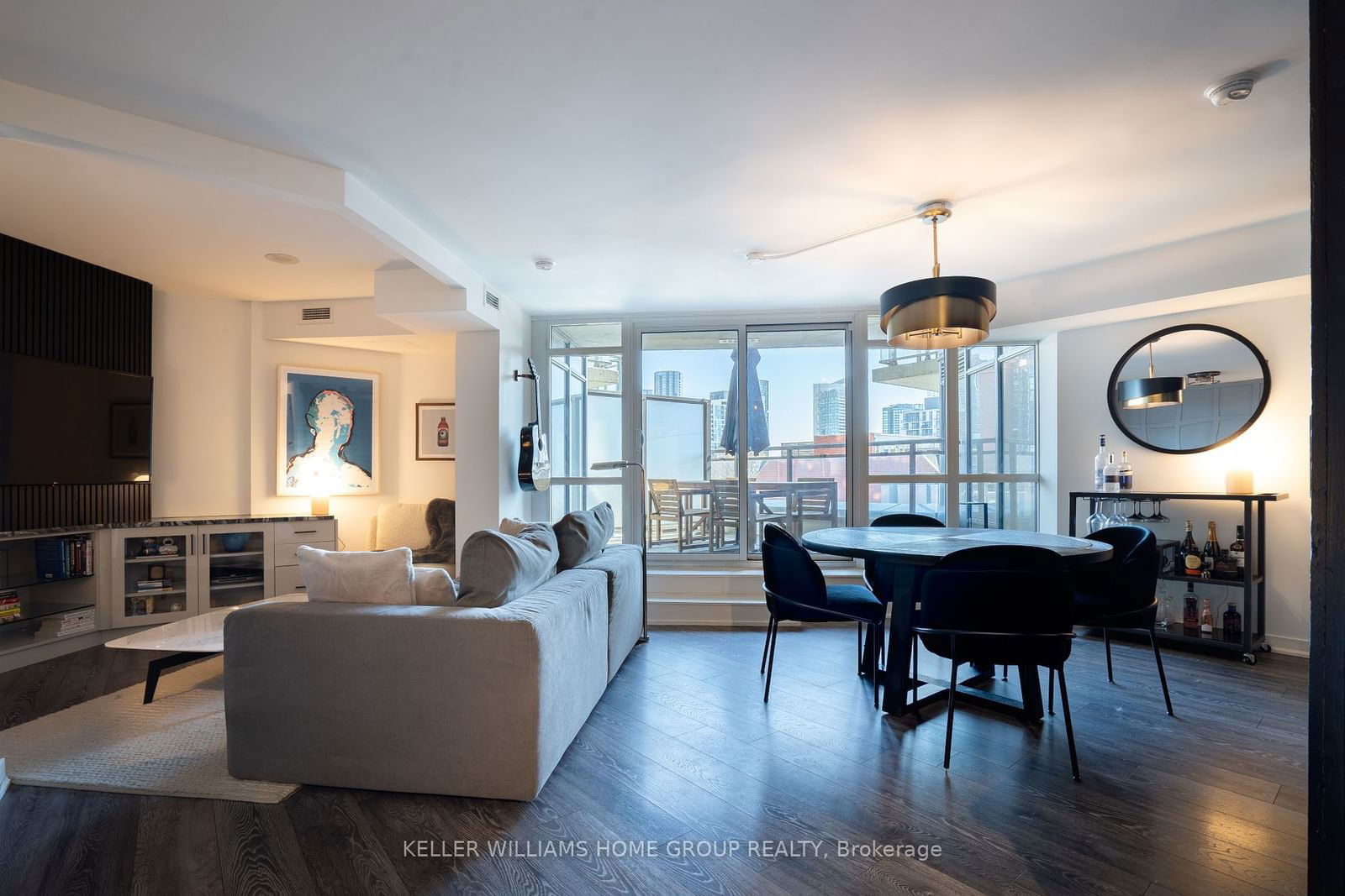 775 King St W, unit 430W for sale - image #1