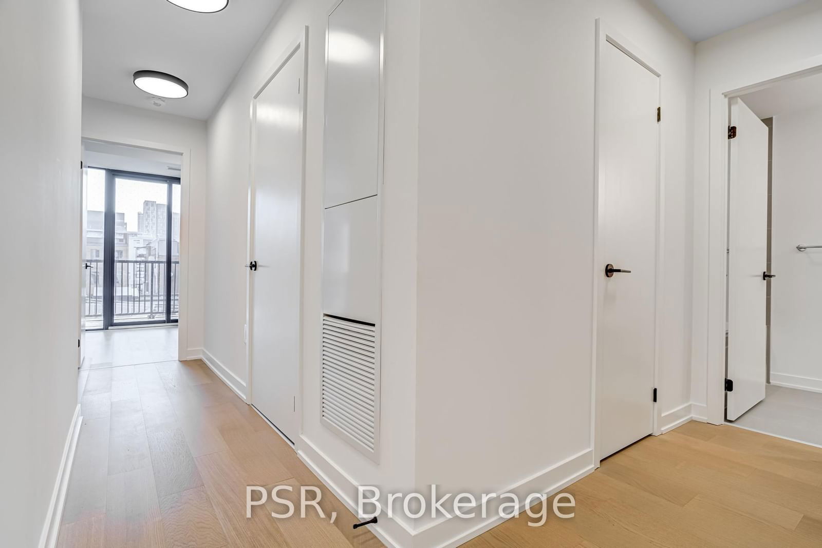 123 Portland St, unit 408 for rent - image #2