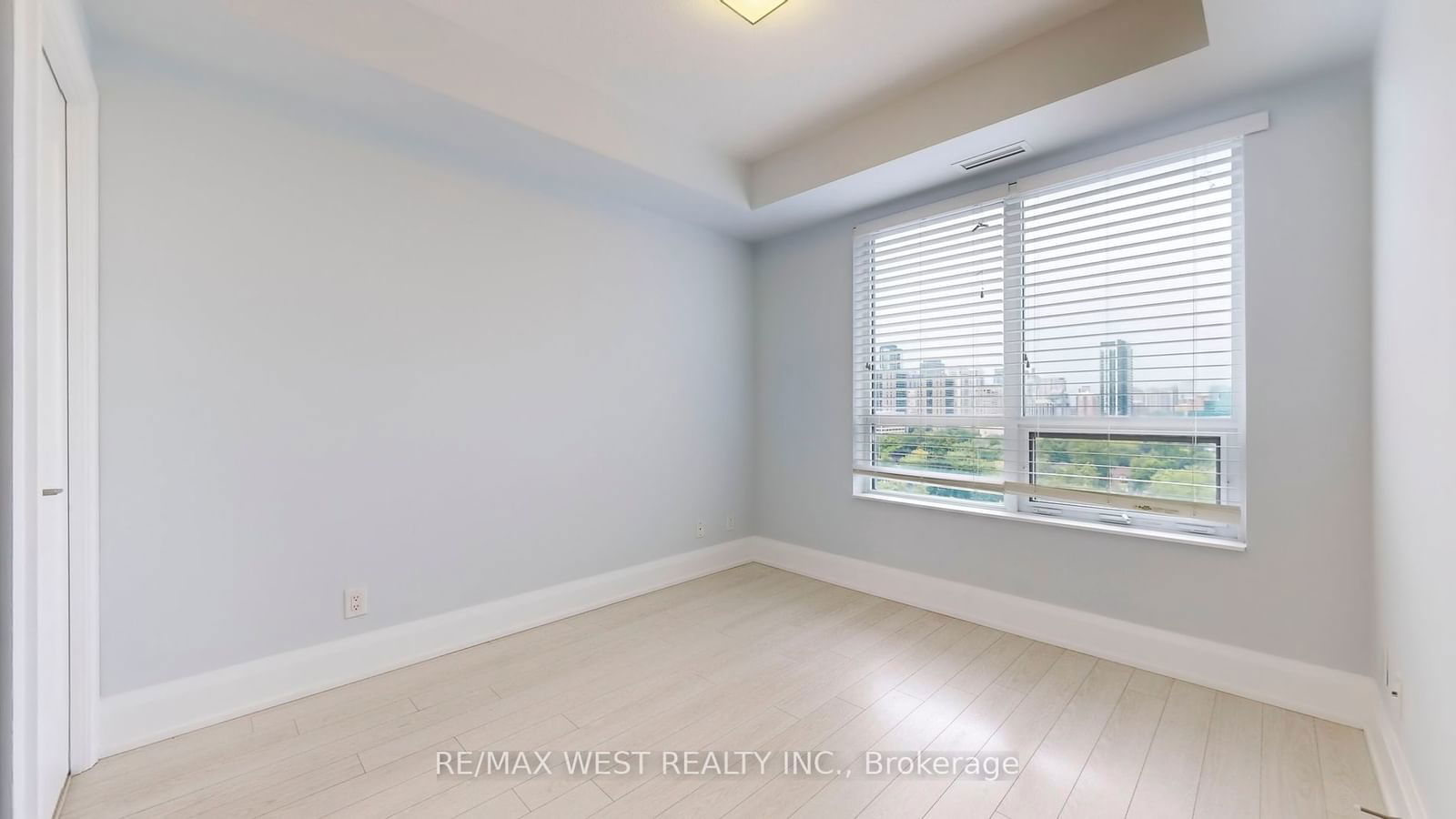 120 Harrison Garden Blvd, unit 1427 for sale - image #20