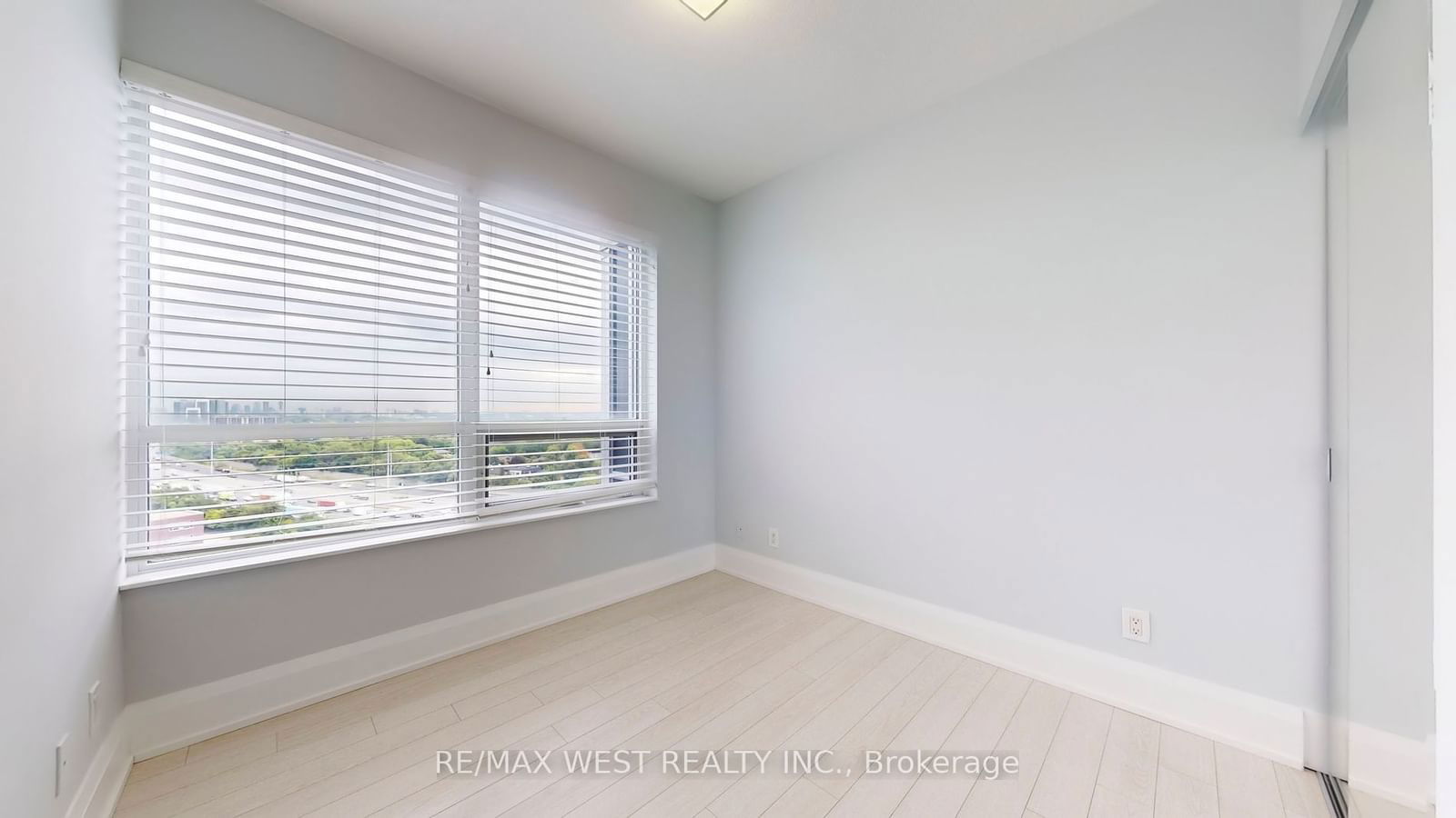 120 Harrison Garden Blvd, unit 1427 for sale - image #25