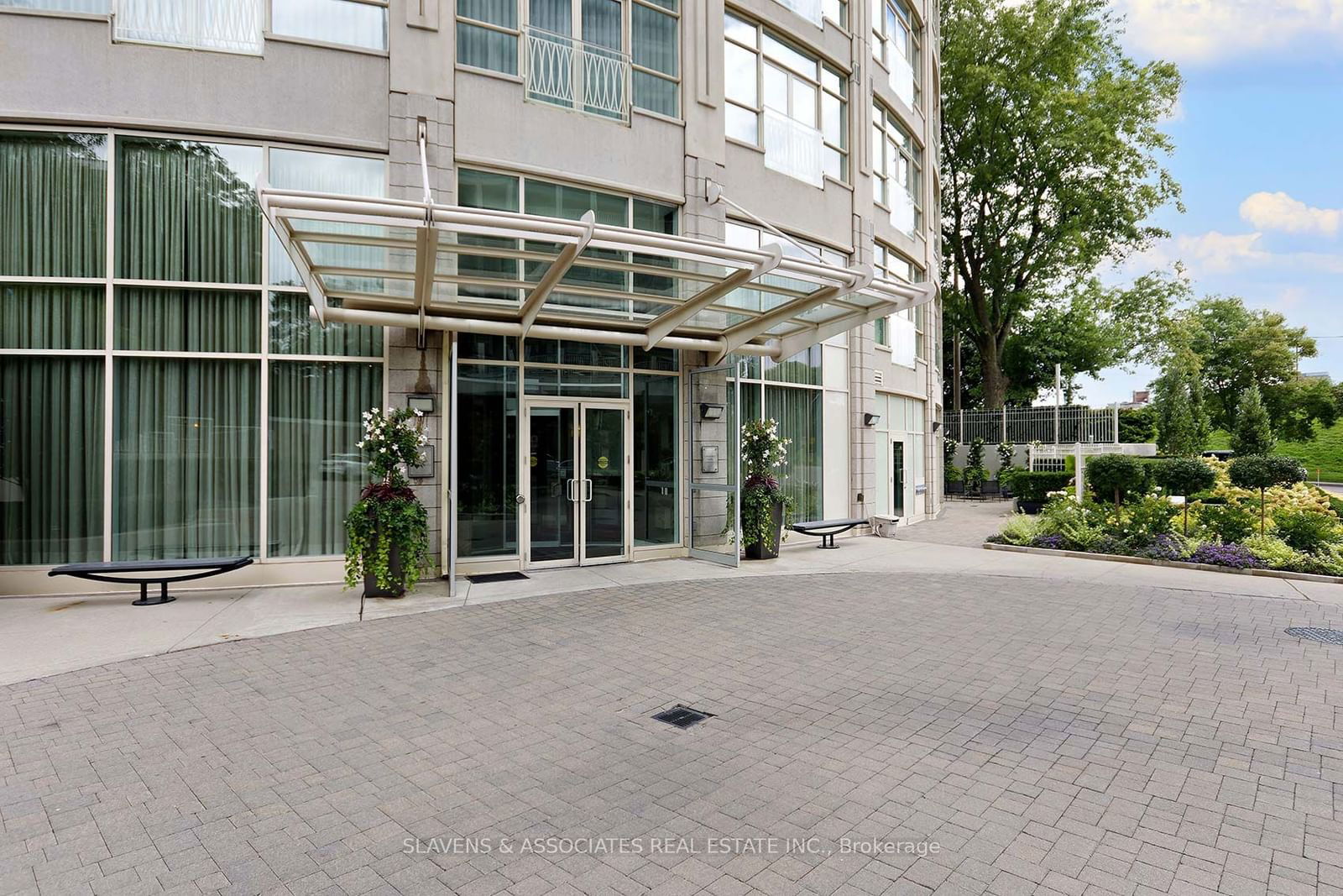 336 Spadina Rd, unit 701 for sale