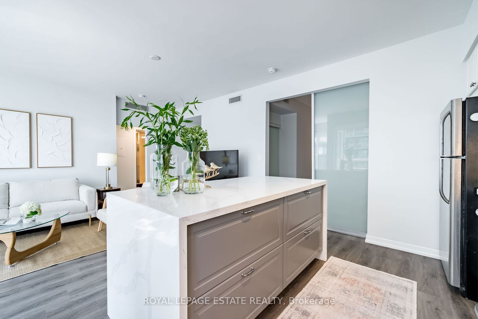 59 East Liberty St, unit 711 for sale - image #4