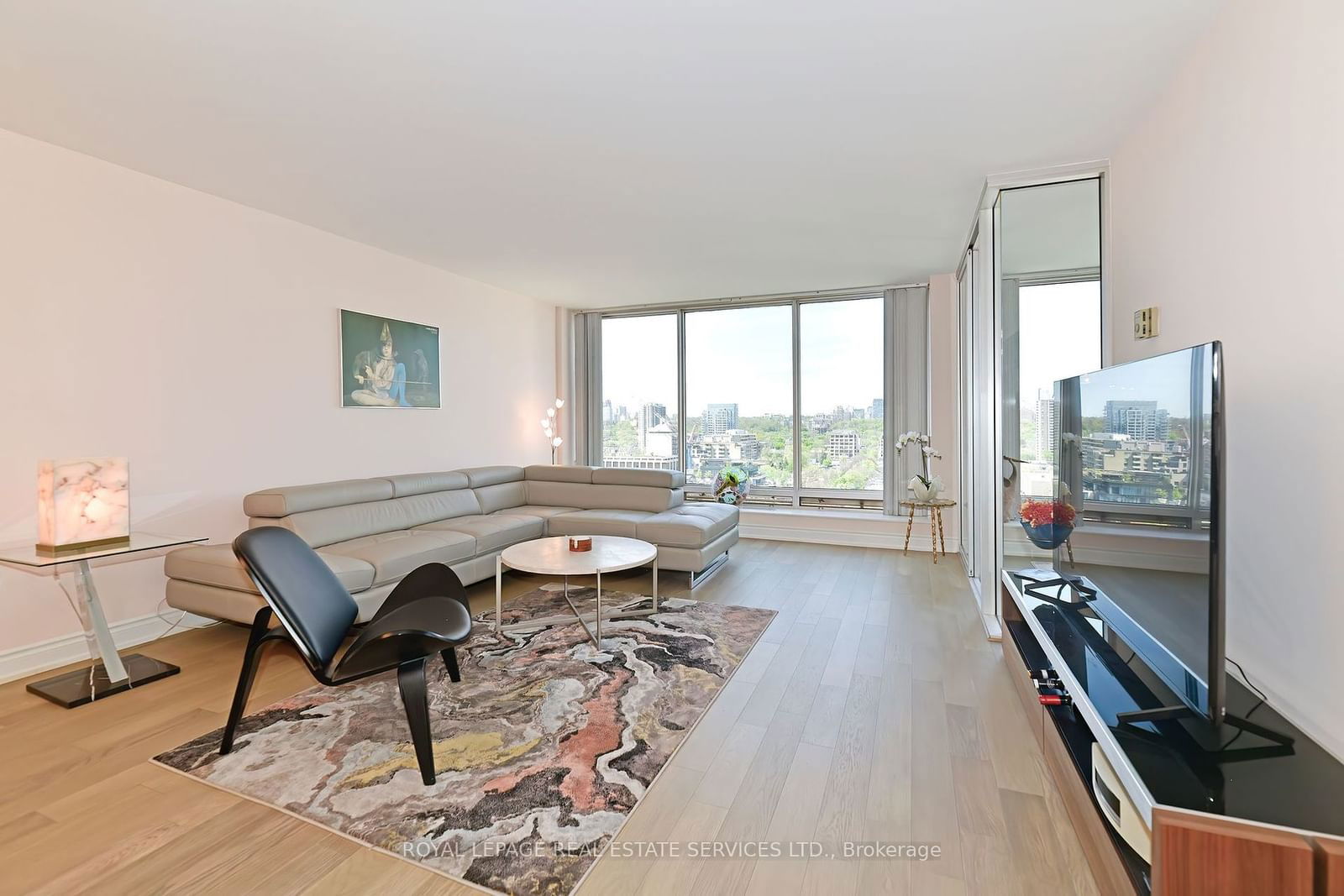 110 Bloor St W, unit 1703 for sale - image #2