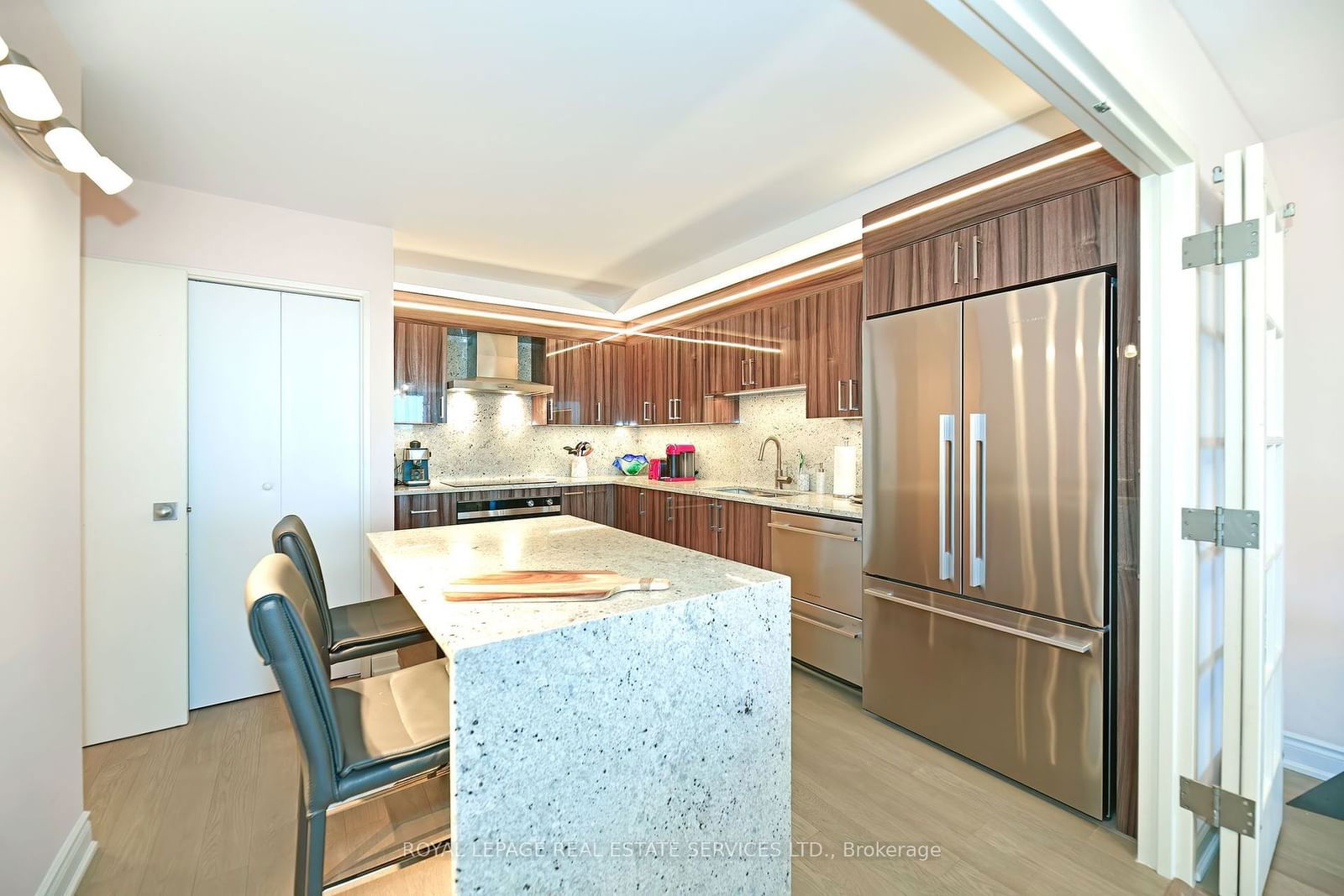 110 Bloor St W, unit 1703 for sale - image #6