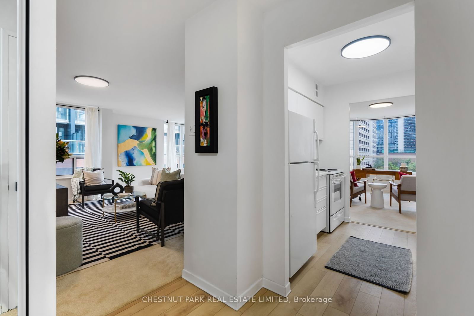 25 Maitland St, unit 507 for sale - image #2