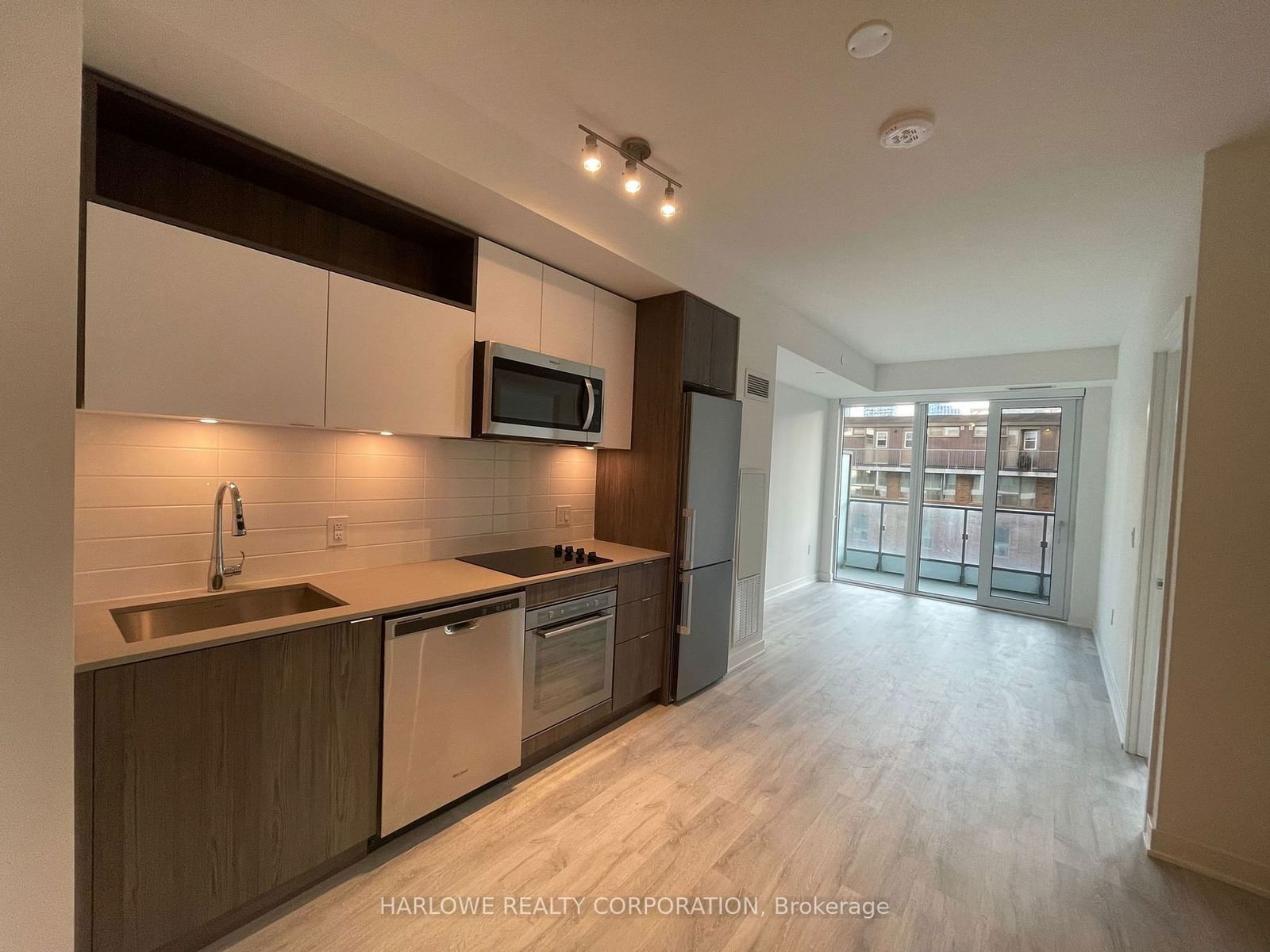 121 Lower Sherbourne St, unit 558 SW for rent