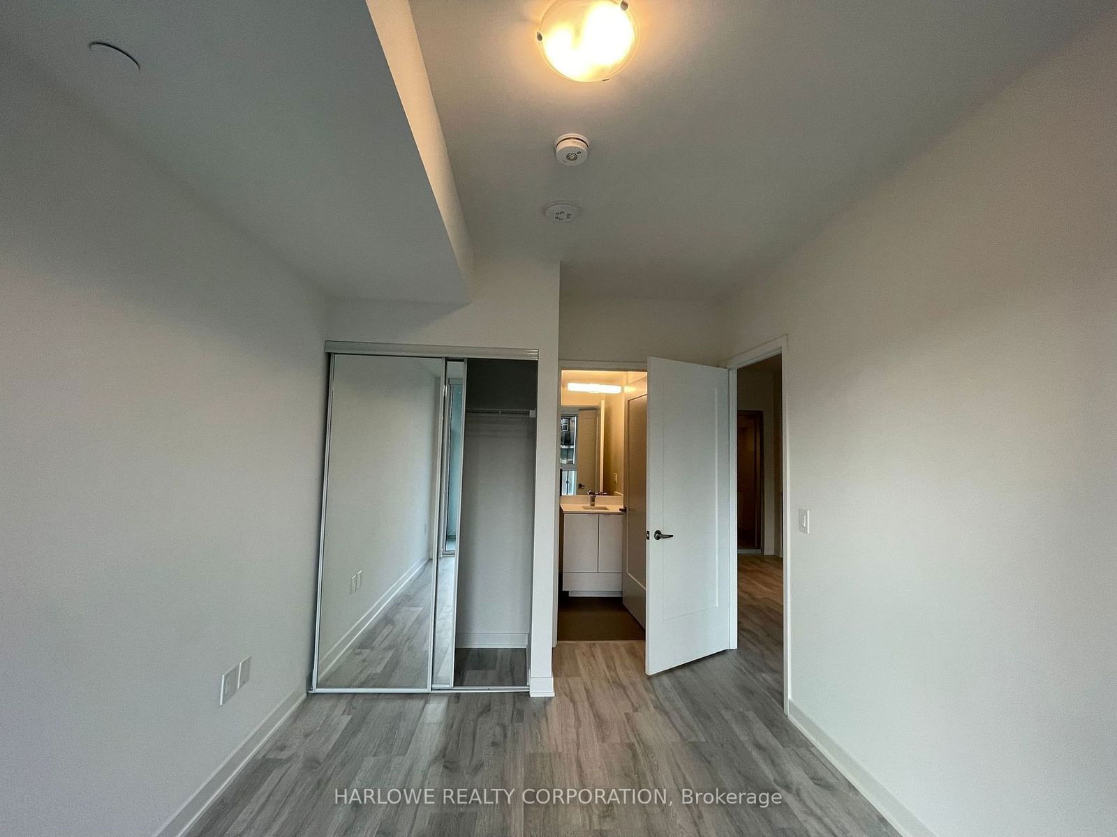 121 Lower Sherbourne St, unit 558 SW for rent