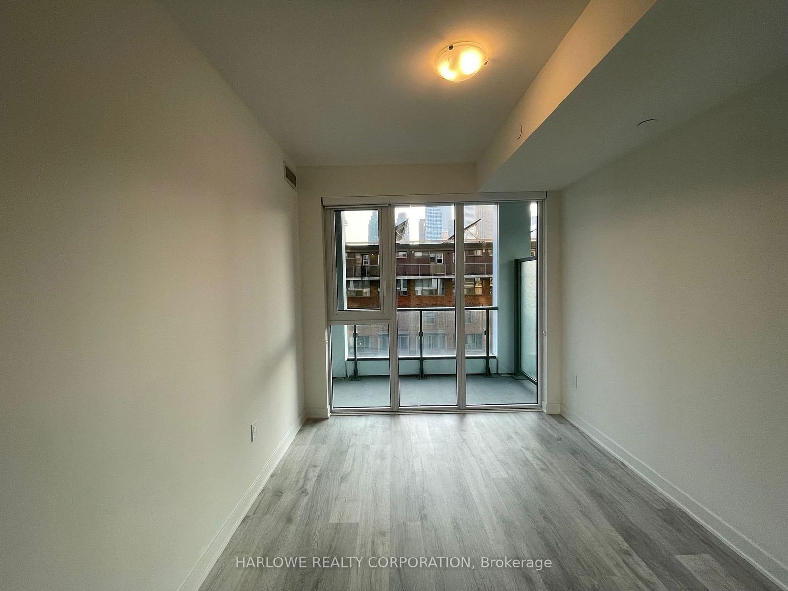 121 Lower Sherbourne St, unit 558 SW for rent