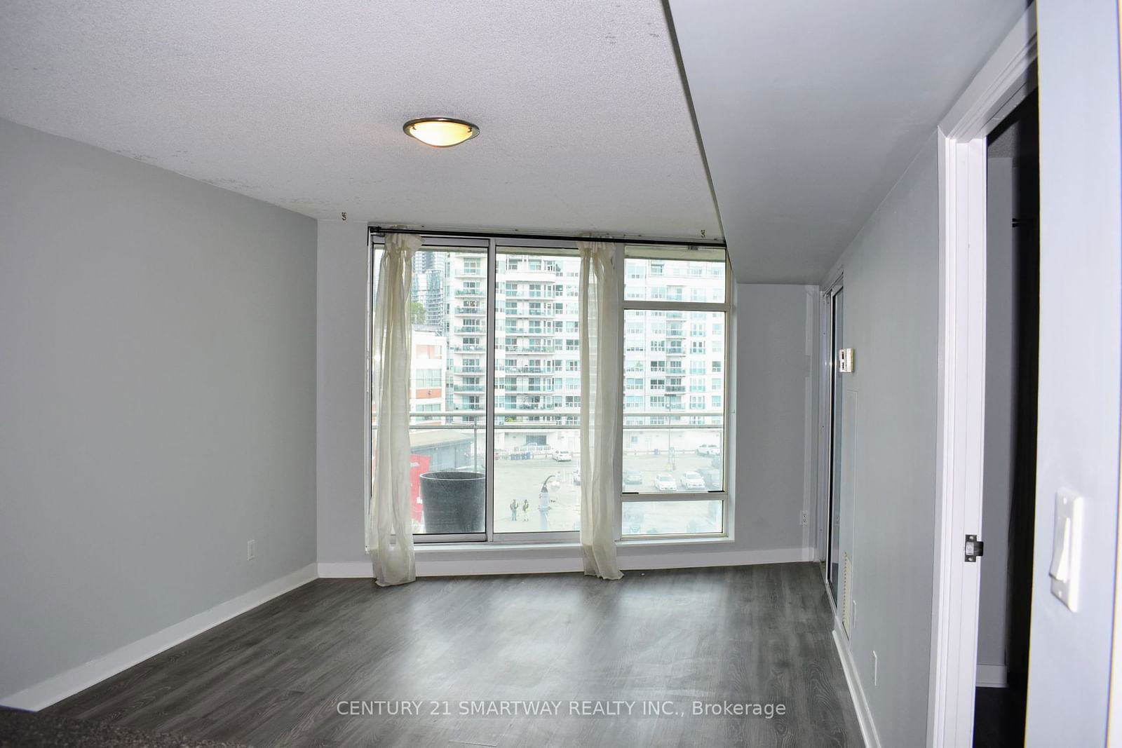 650 Queens Quay W, unit 603 for rent