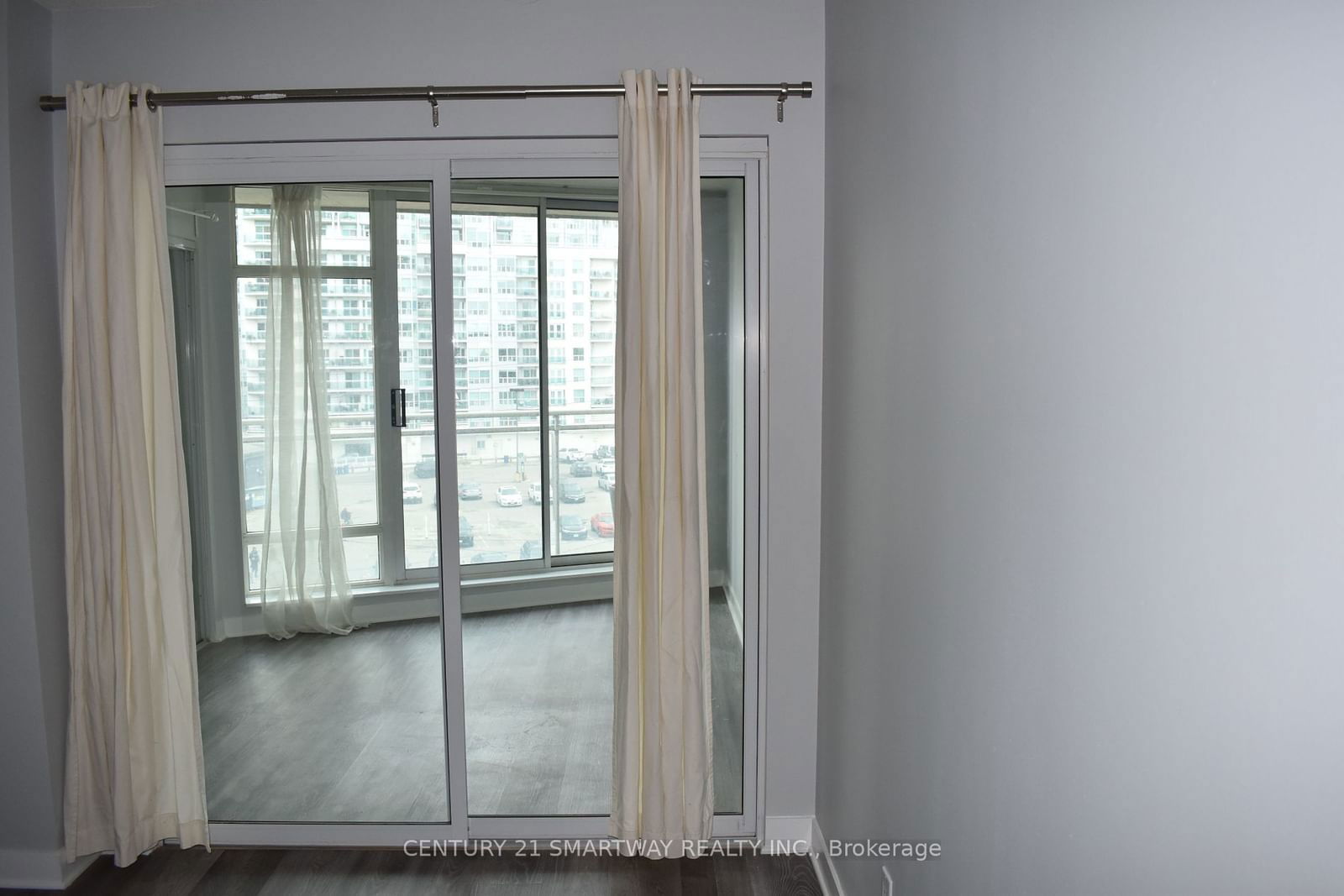 650 Queens Quay W, unit 603 for rent