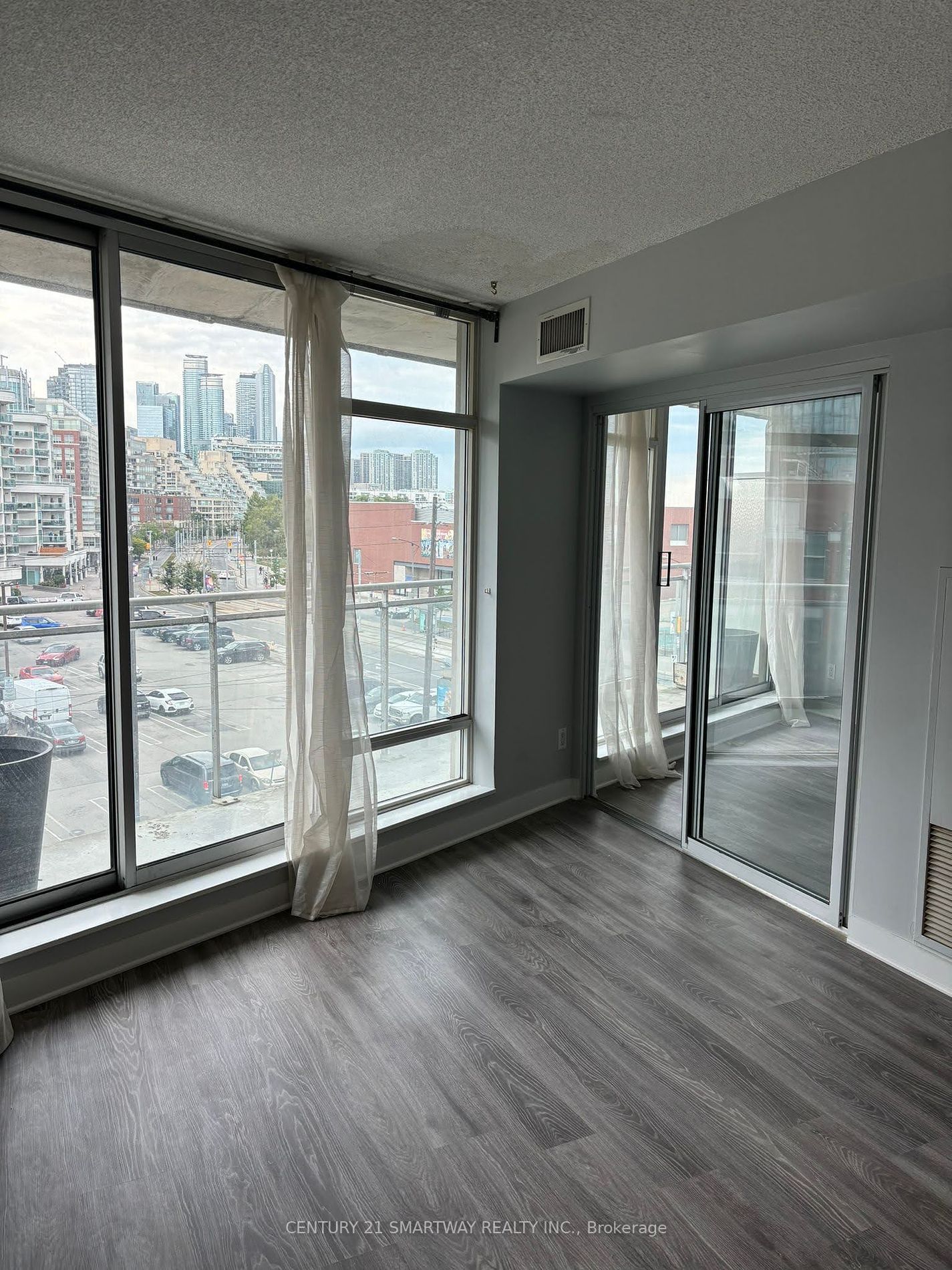 650 Queens Quay W, unit 603 for rent - image #19