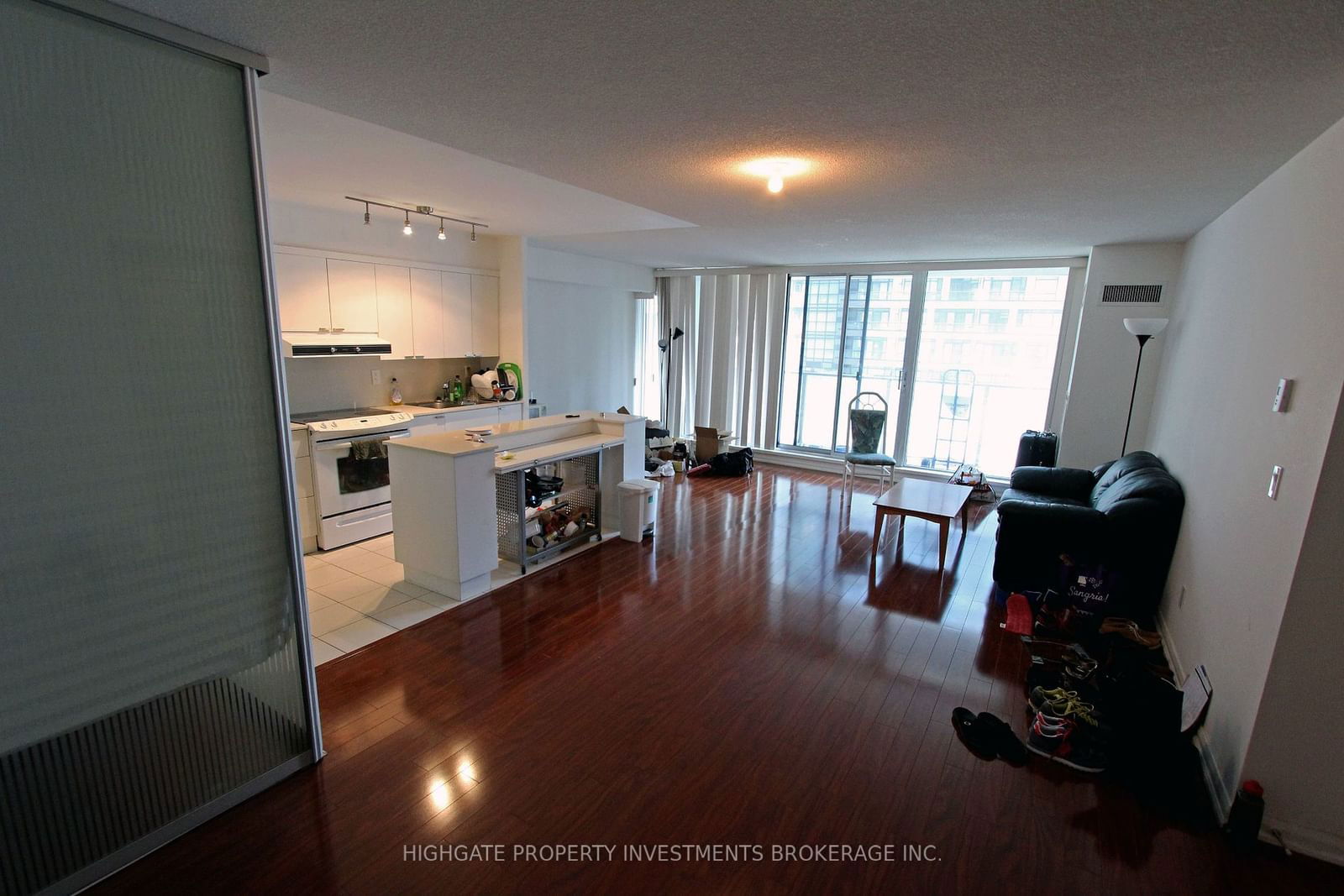 111 Elizabeth St, unit 650 for rent - image #2