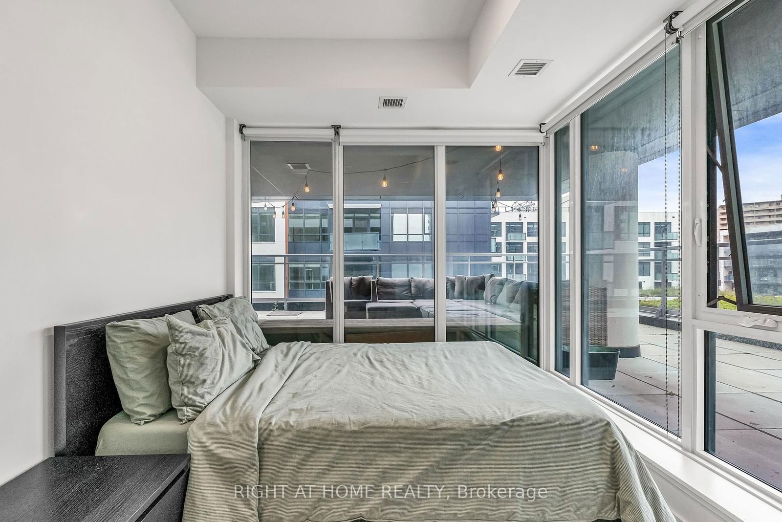 225 Sumach St, unit 510 for sale - image #6