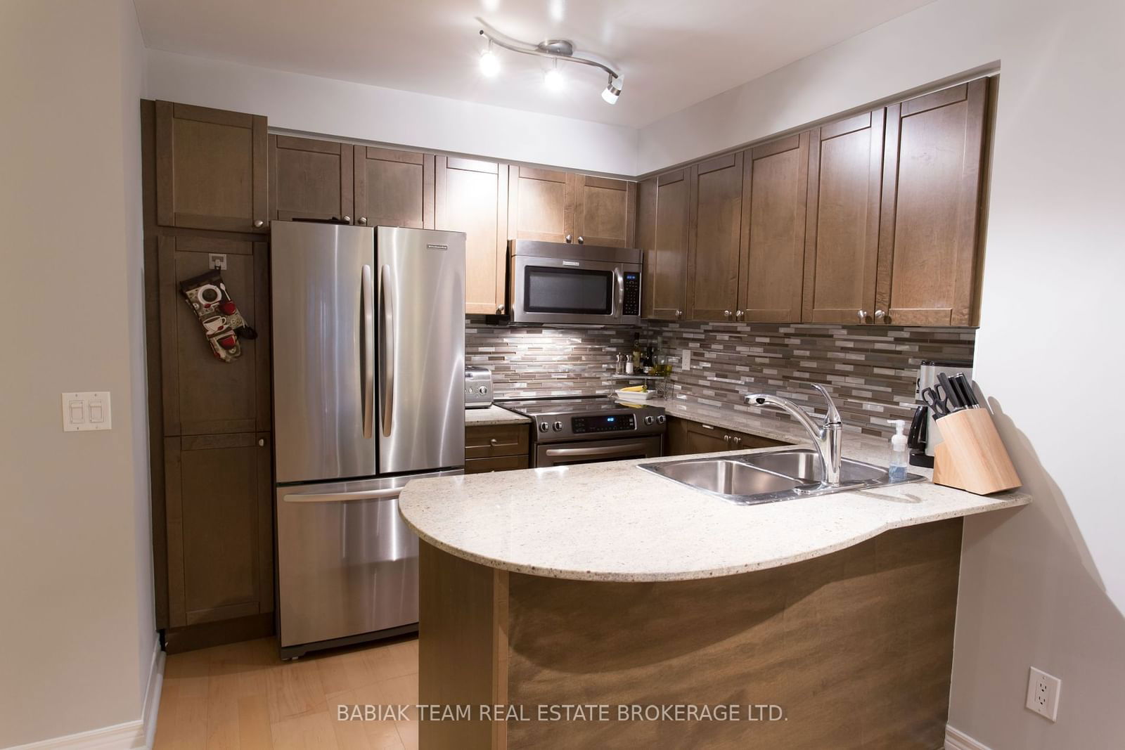 763 Bay St, unit 1504 for rent - image #2