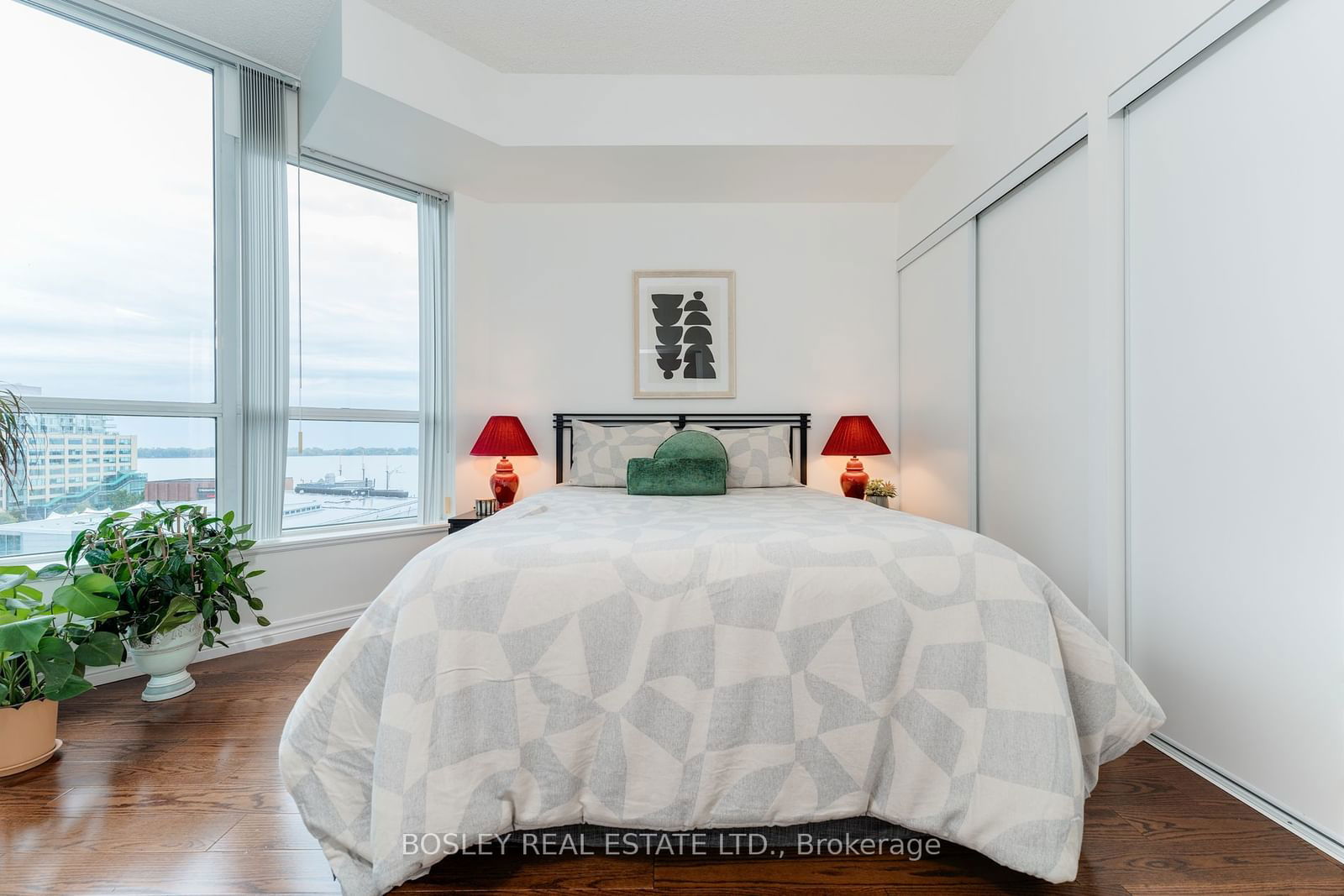 230 Queens Quay W, unit 1019 for sale - image #14