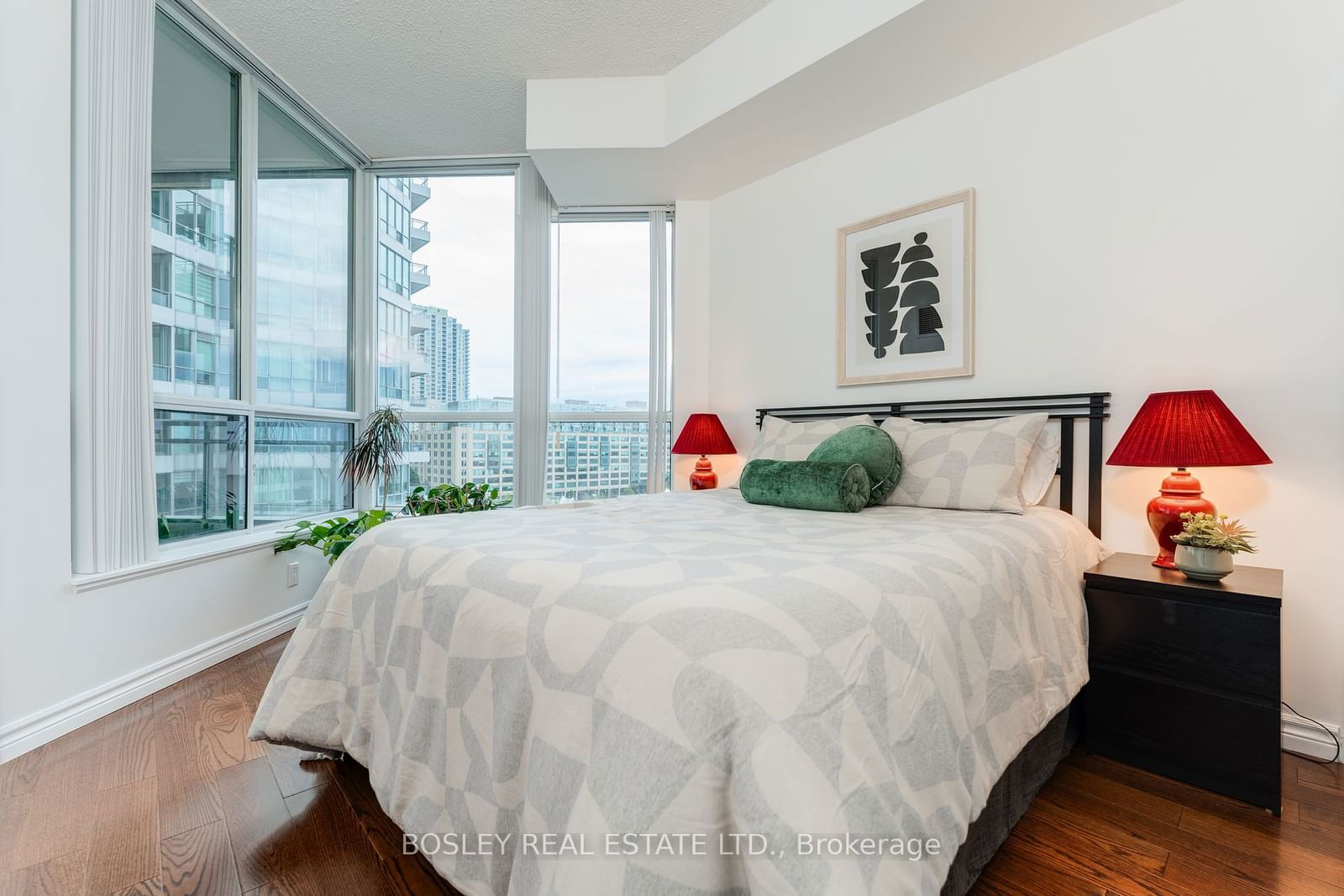 230 Queens Quay W, unit 1019 for sale - image #15