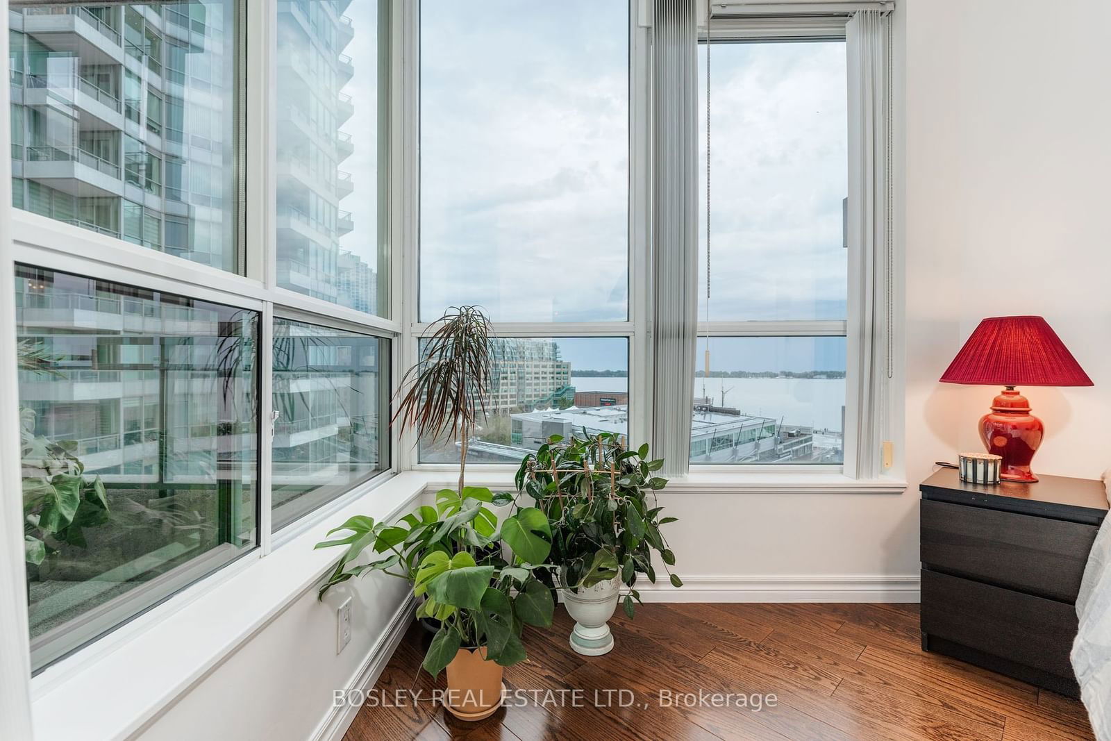 230 Queens Quay W, unit 1019 for sale - image #17