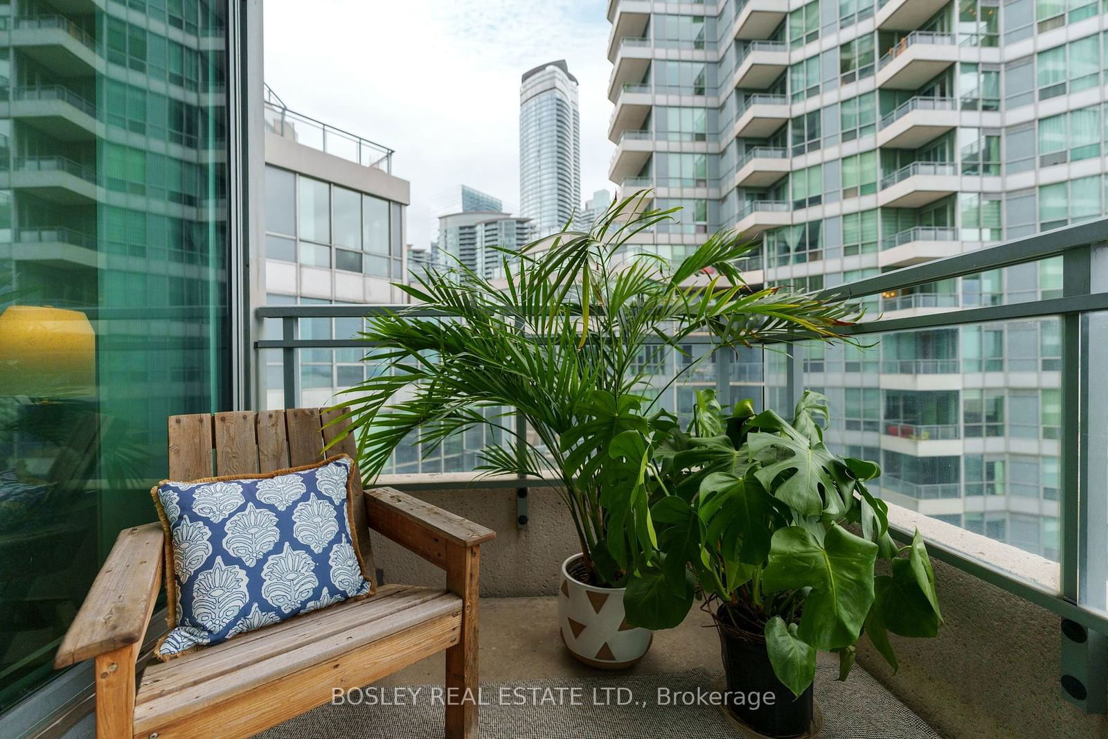 230 Queens Quay W, unit 1019 for sale - image #26