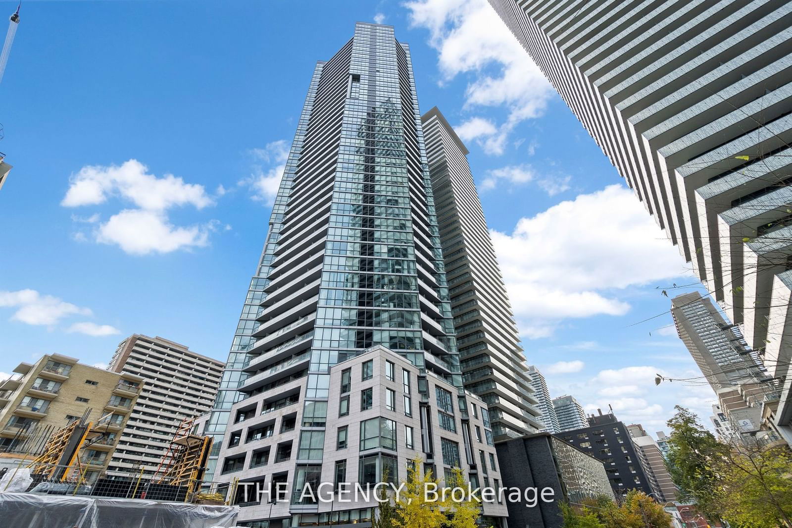 45 Charles St E, unit 5110 for rent