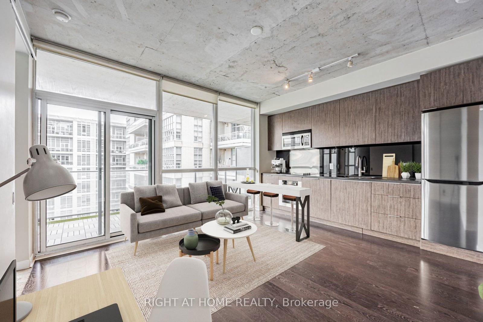 478 King St W, unit 815 for sale - image #2