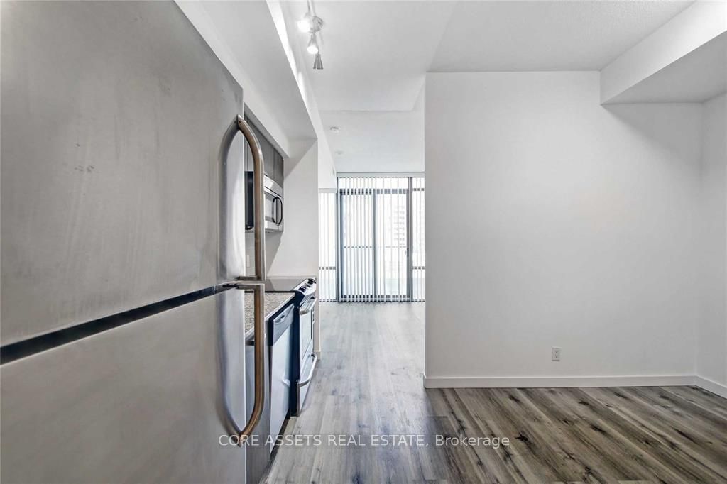 832 Bay St, unit 406 for rent - image #9