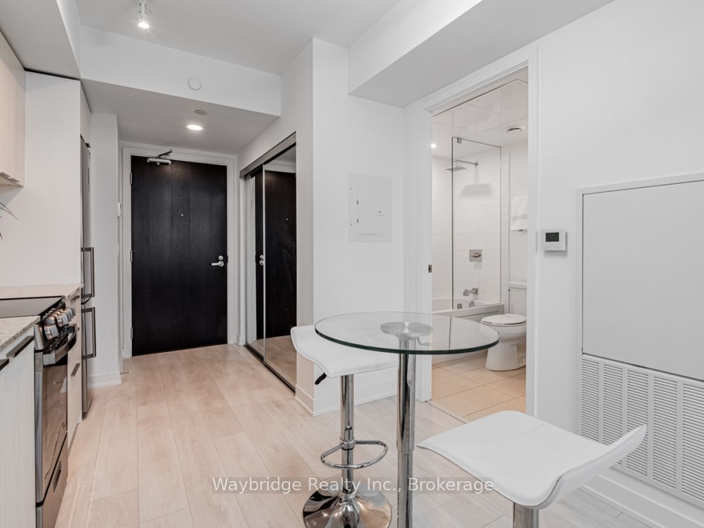 501 Yonge St, unit 1406 for sale