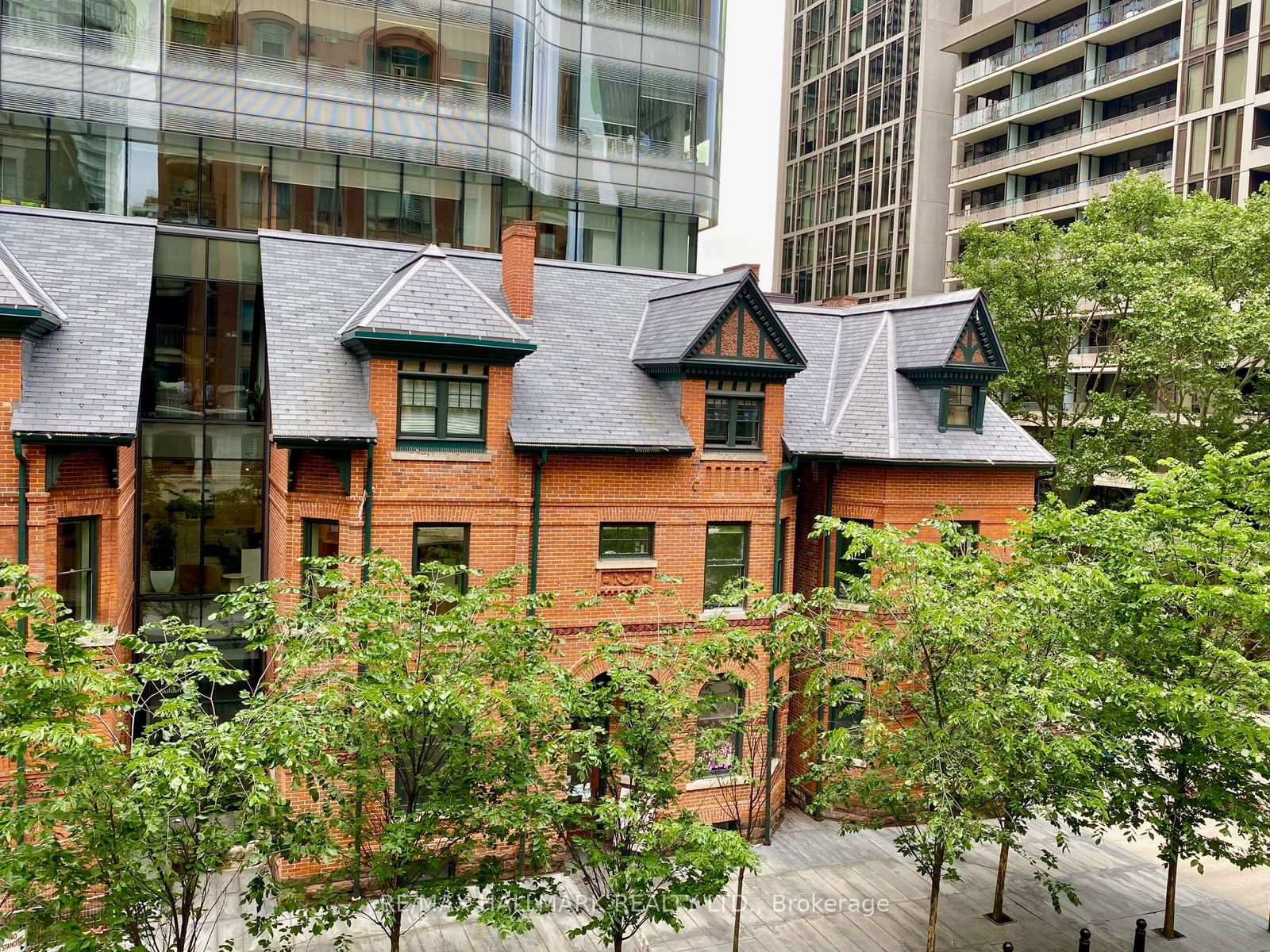 8 Sultan St, unit 301 for sale - image #31