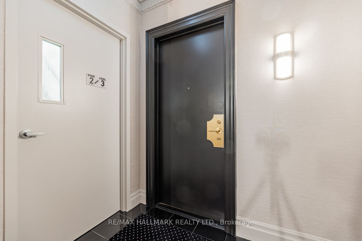 8 Sultan St, unit 301 for sale - image #4