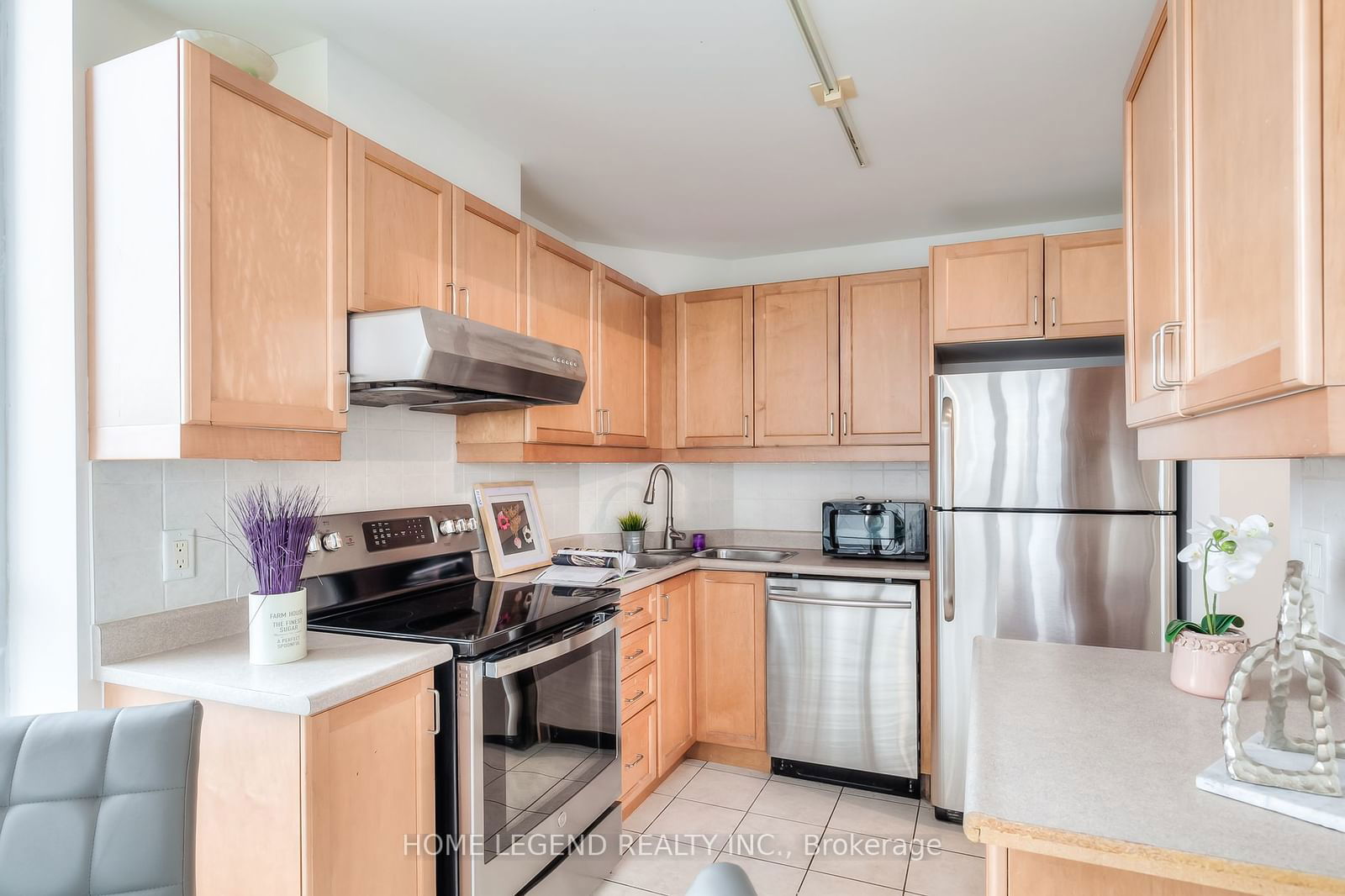 28 Byng Ave, unit 1108 for sale - image #8