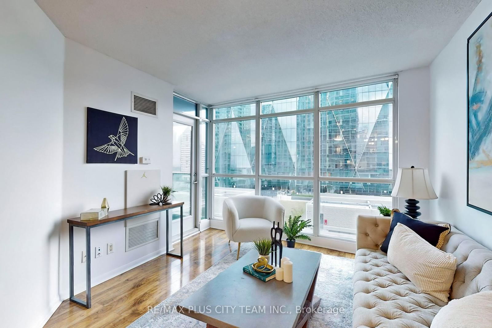 18 Yonge St, unit 1801 for sale - image #2