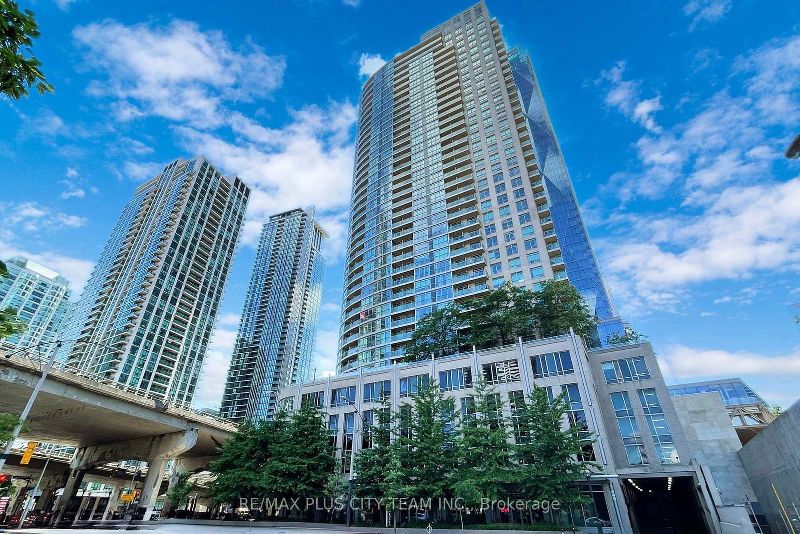 18 Yonge St, unit 1801 for sale - image #33