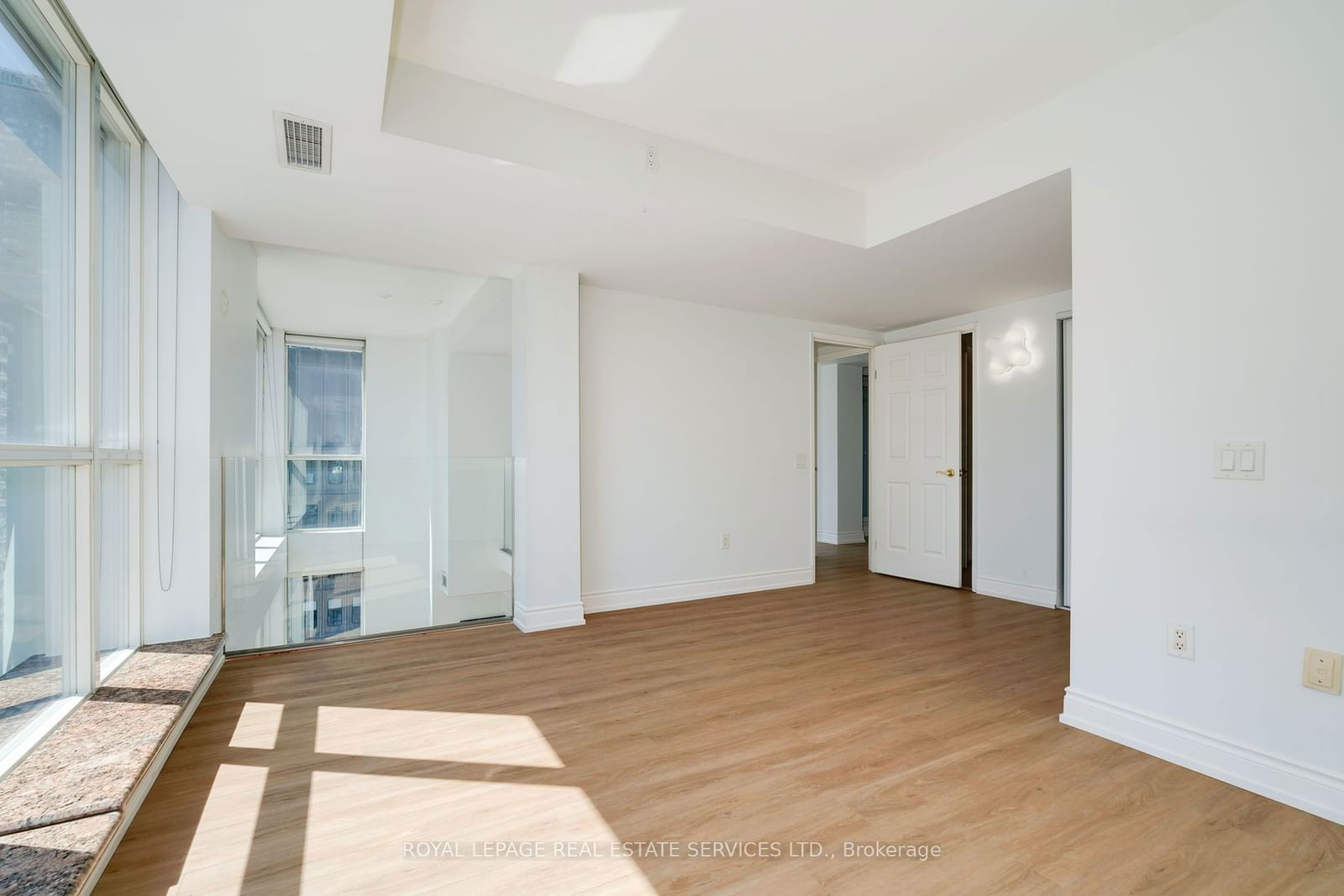 80 Cumberland St, unit 1701 for rent