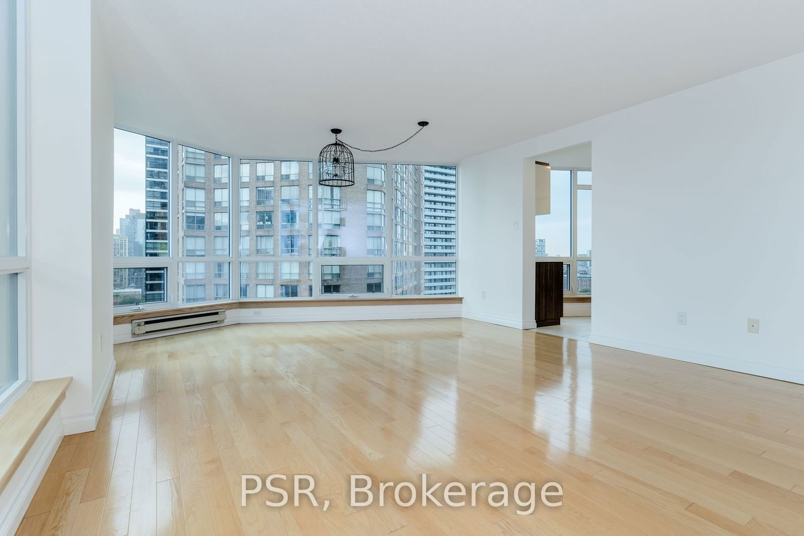 1055 Bay St, unit 1805 for rent