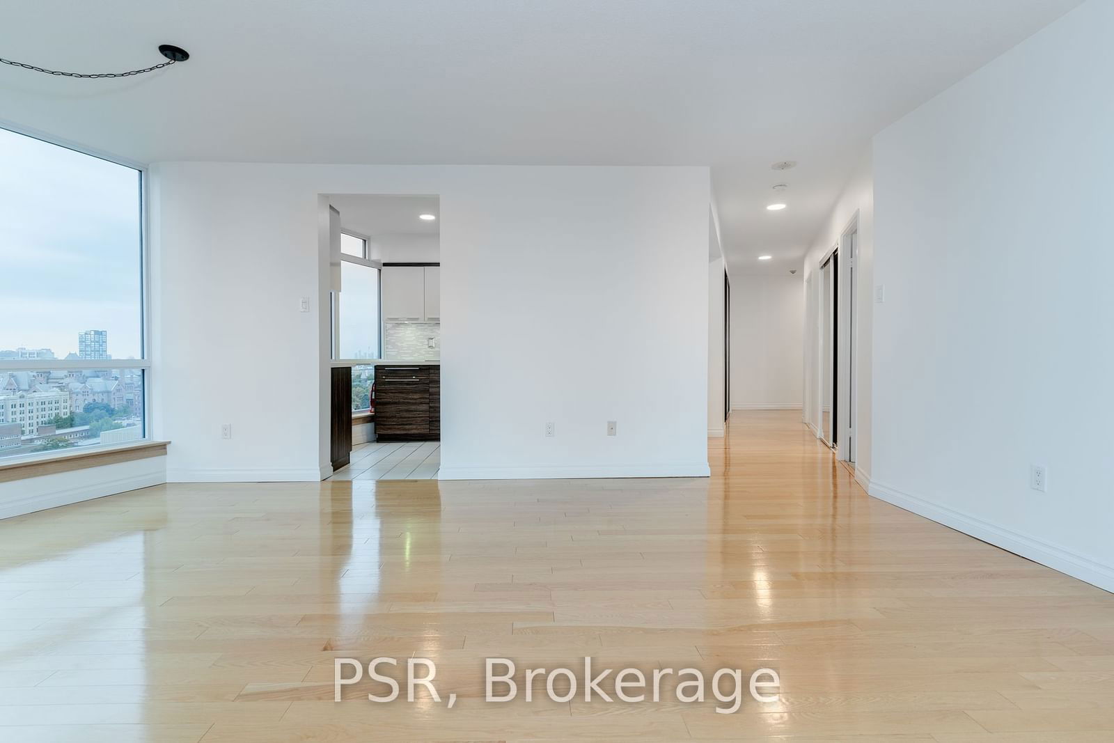 1055 Bay St, unit 1805 for rent - image #5