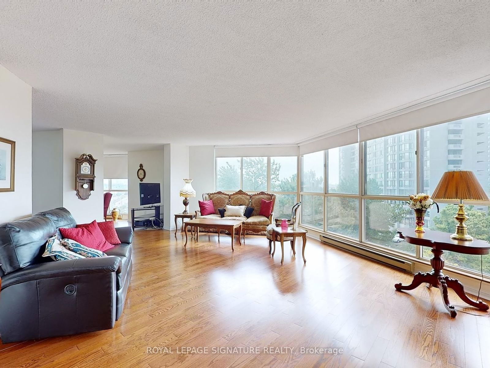 85 Skymark Dr, unit 501 for sale - image #4