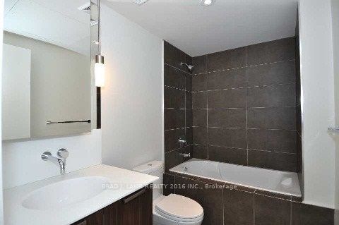 95 Bathurst St, unit 918 for rent