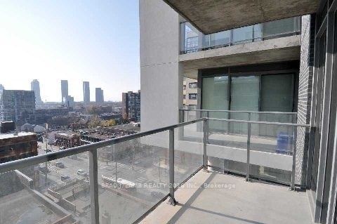 95 Bathurst St, unit 918 for rent